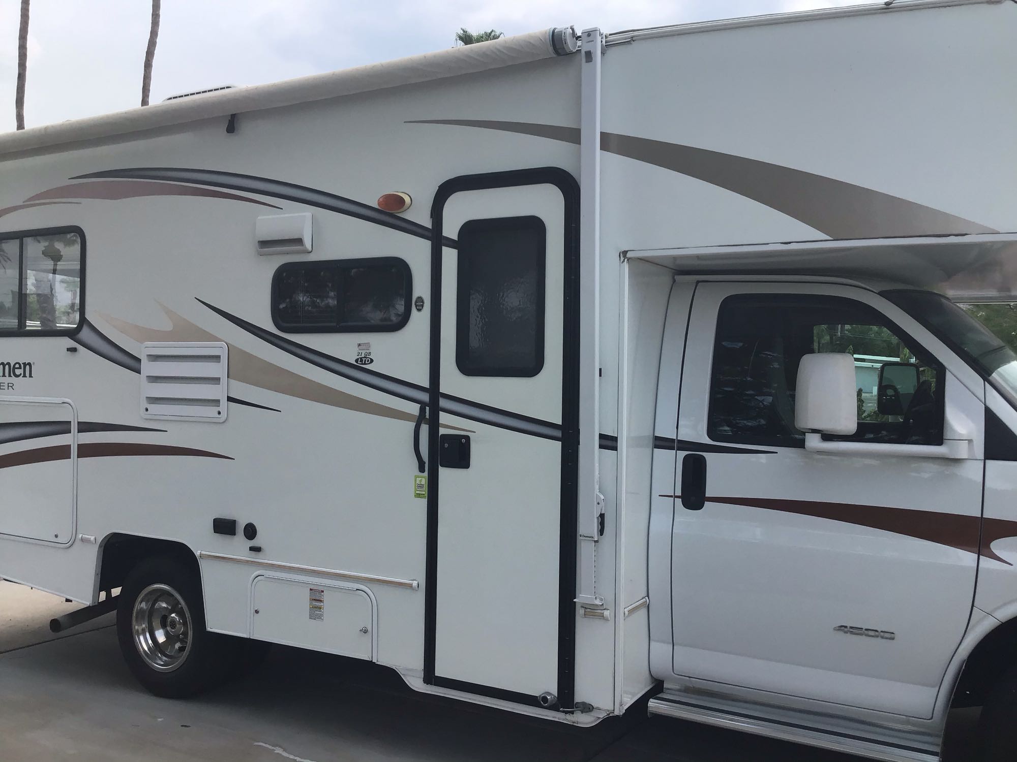 14 Coachmen Freelander Class C Rental In Palm Springs Ca Outdoorsy