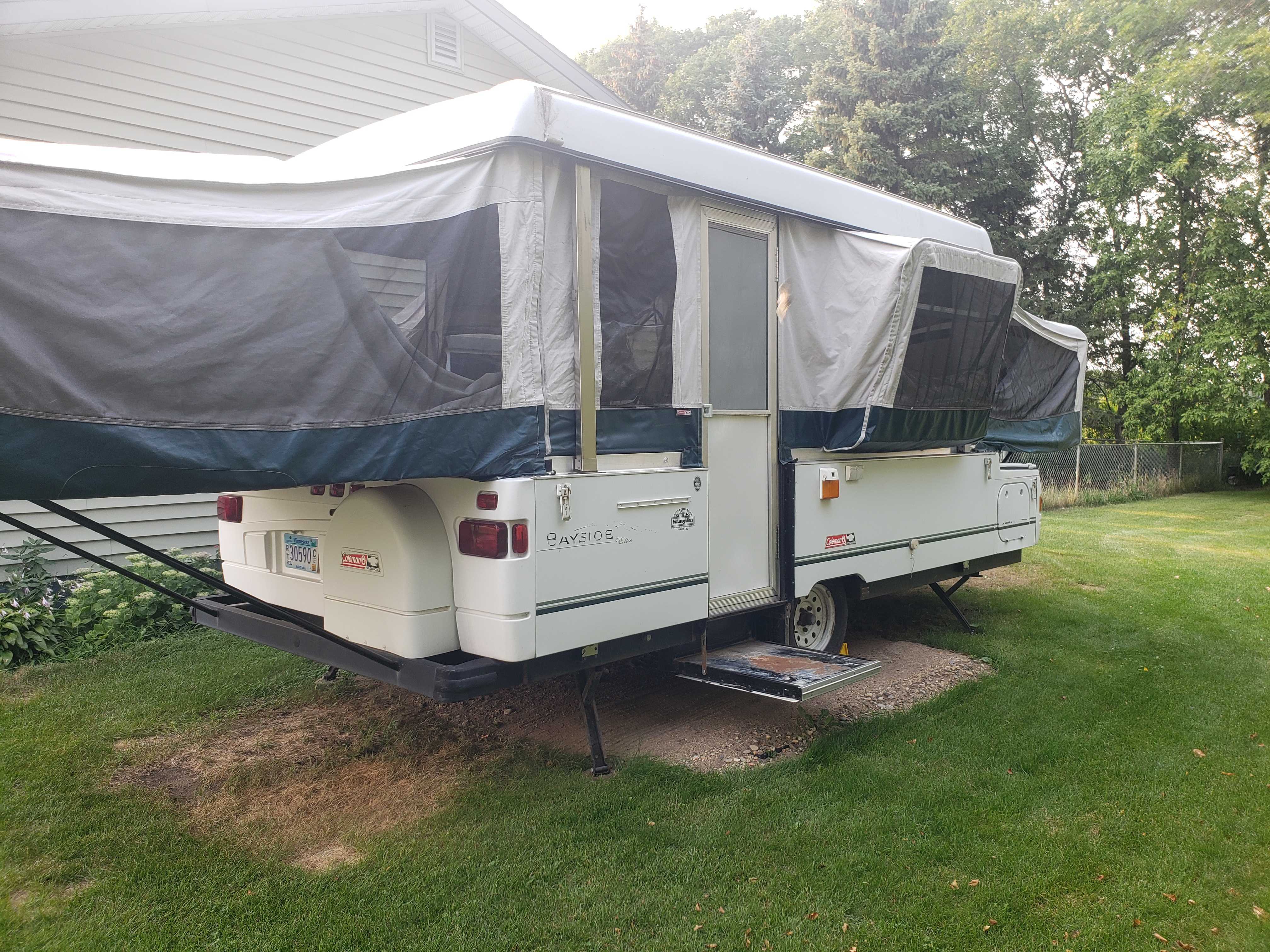 2002 Coleman Grand Tour Elite Bayside Folding trailer Rental in Alexandria MN Outdoorsy