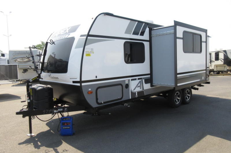 Travel trailer RV Rental 