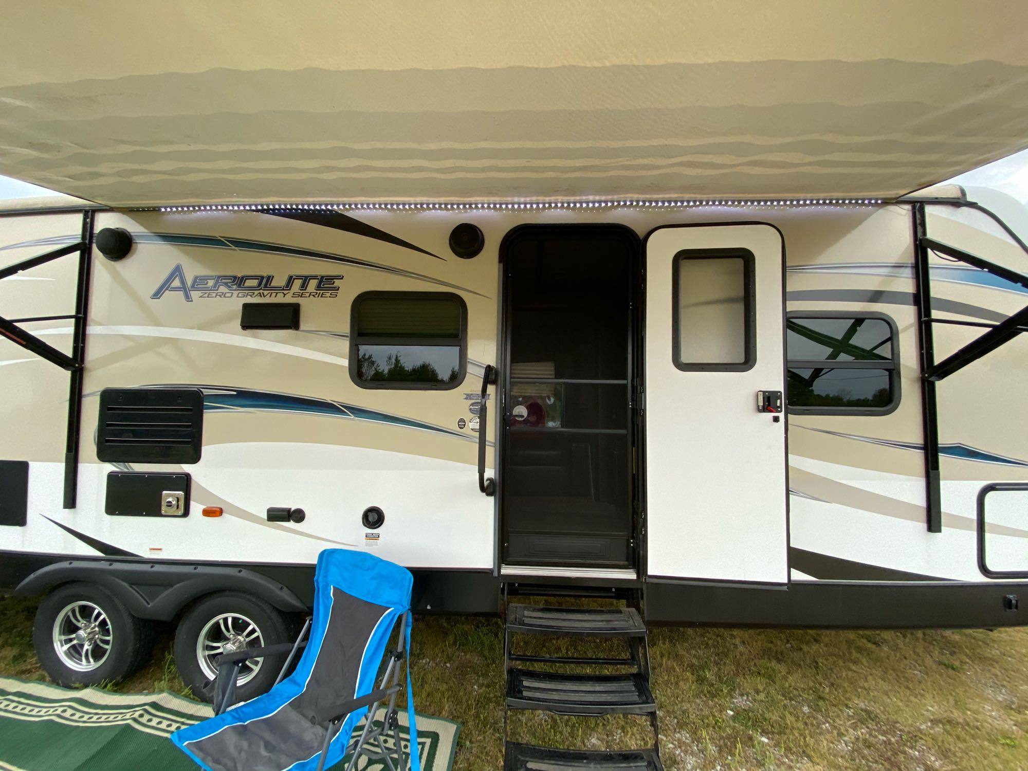 2017 Dutchmen Aerolite Trailer Rental in Springdale, AR | Outdoorsy