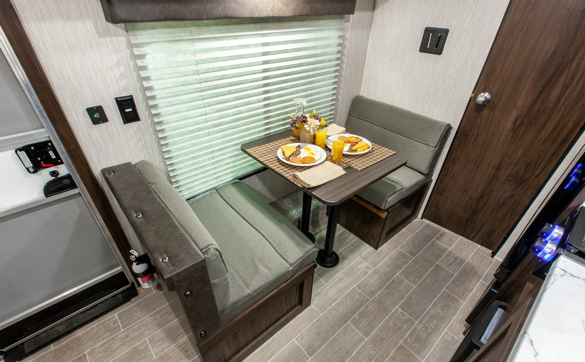 Travel trailer RV Rental 