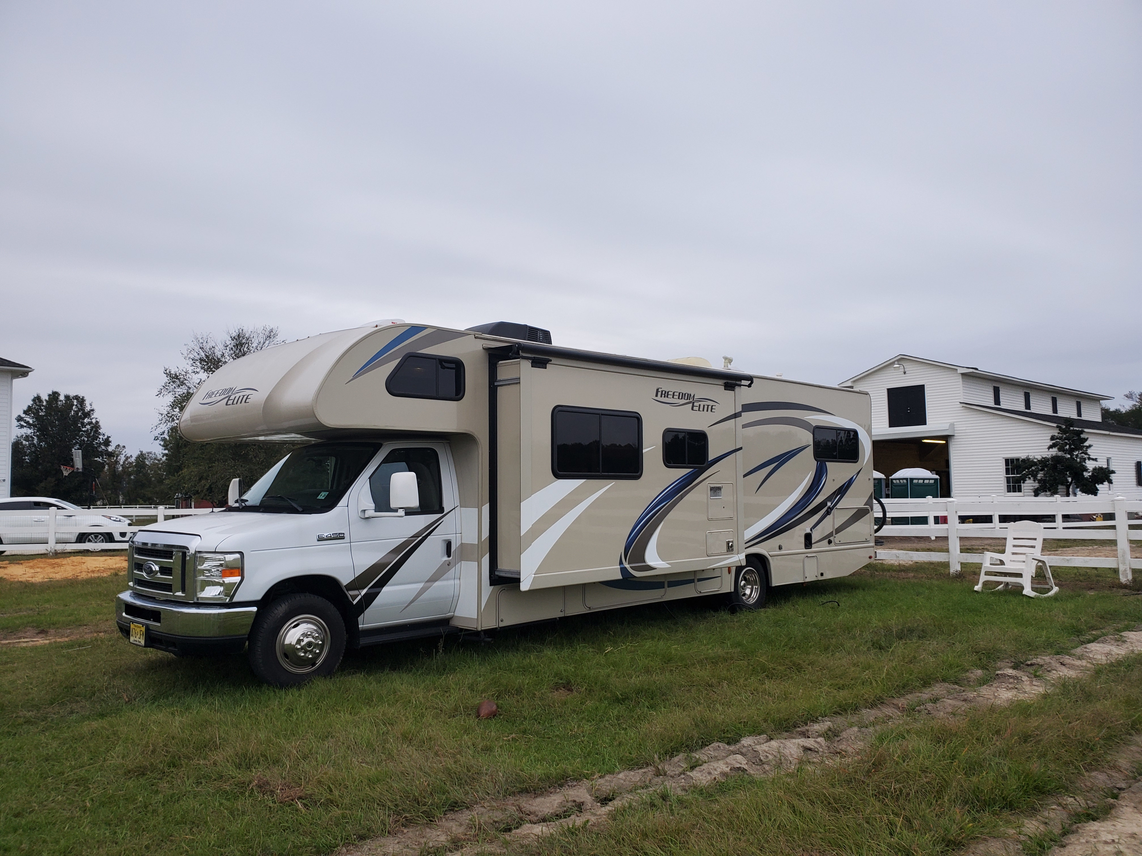 2017 Thor Motor Coach Freedom Elite 30FE Class C Rental in Point