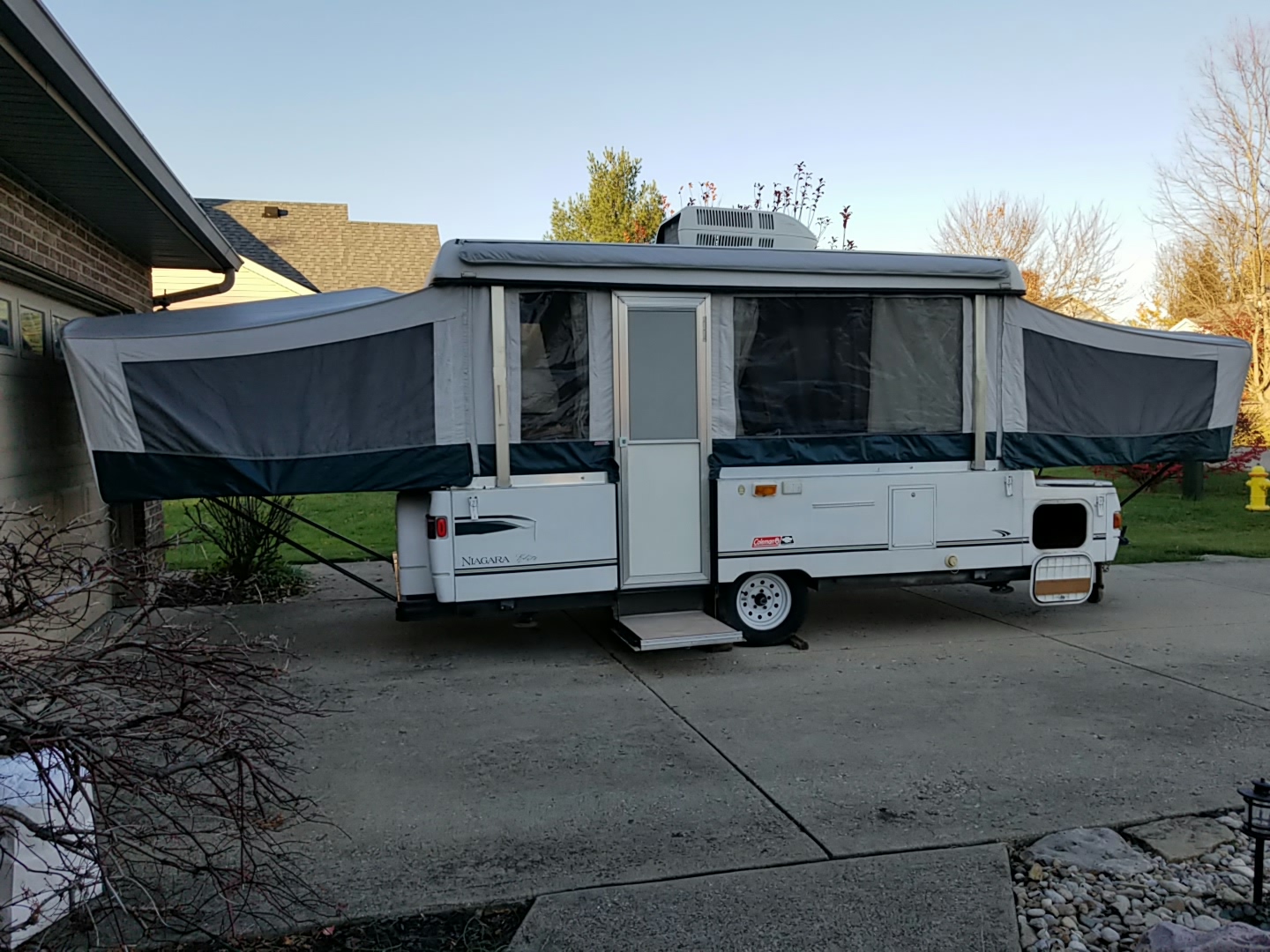 2000 coleman travel trailer