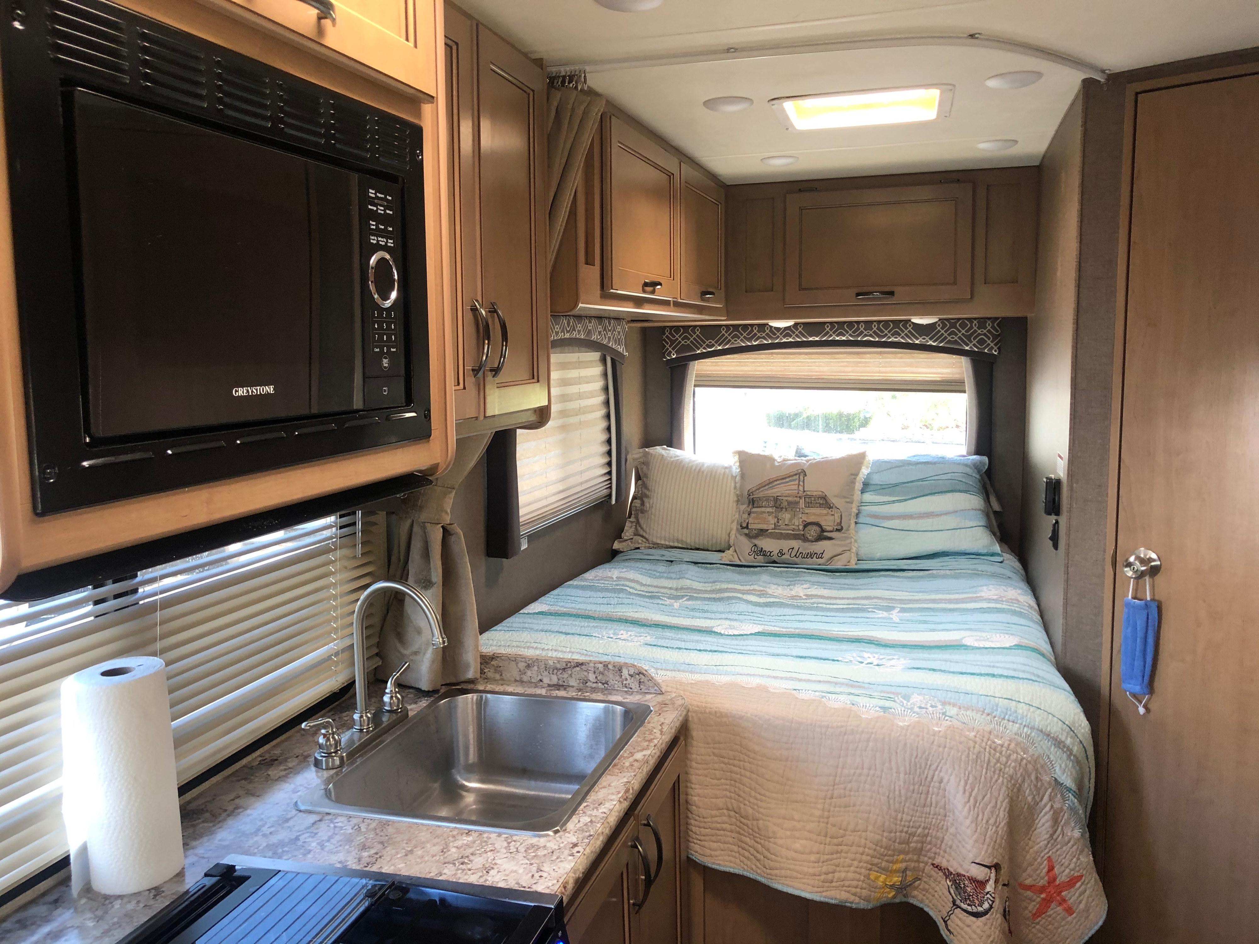 Thor Motor Coach Chateau 2019