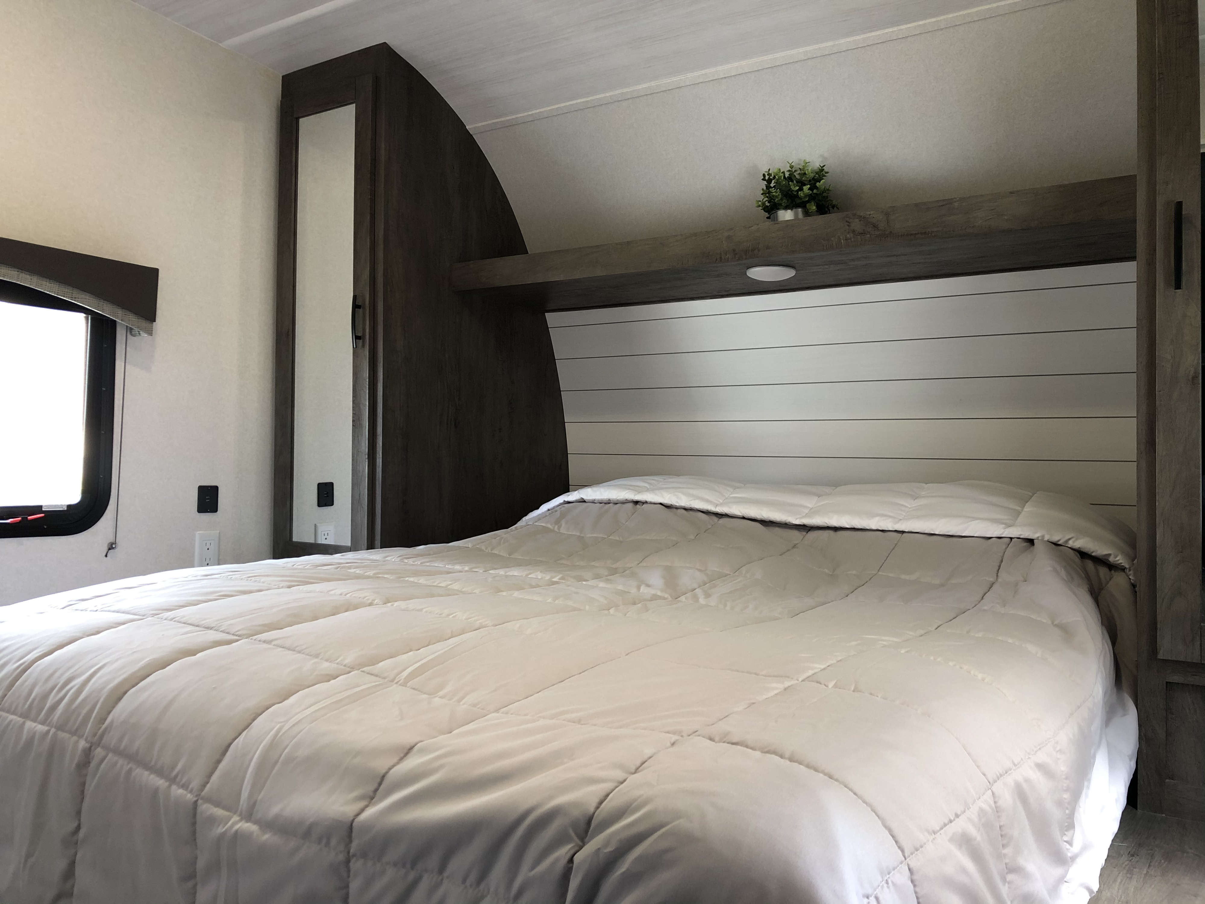 Peace and Quite. Forest River Stealth 2020