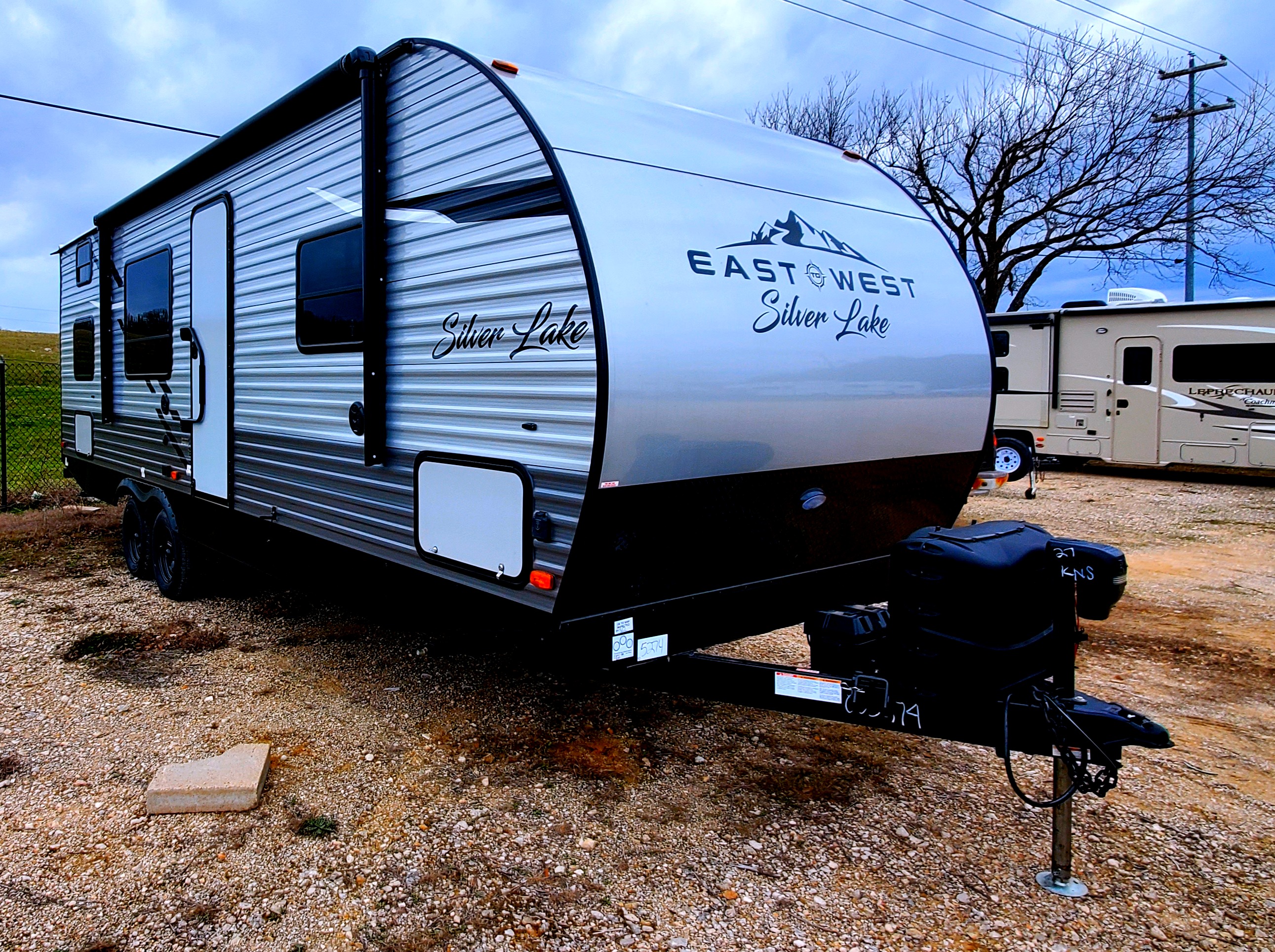 2021 east to west silver lake 27kns Trailer Rental in Leander, TX