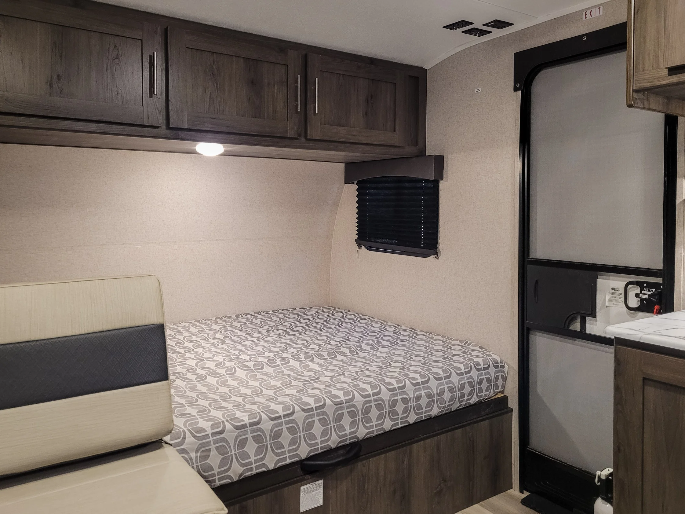 Full Bed. Coachmen Clipper 2021