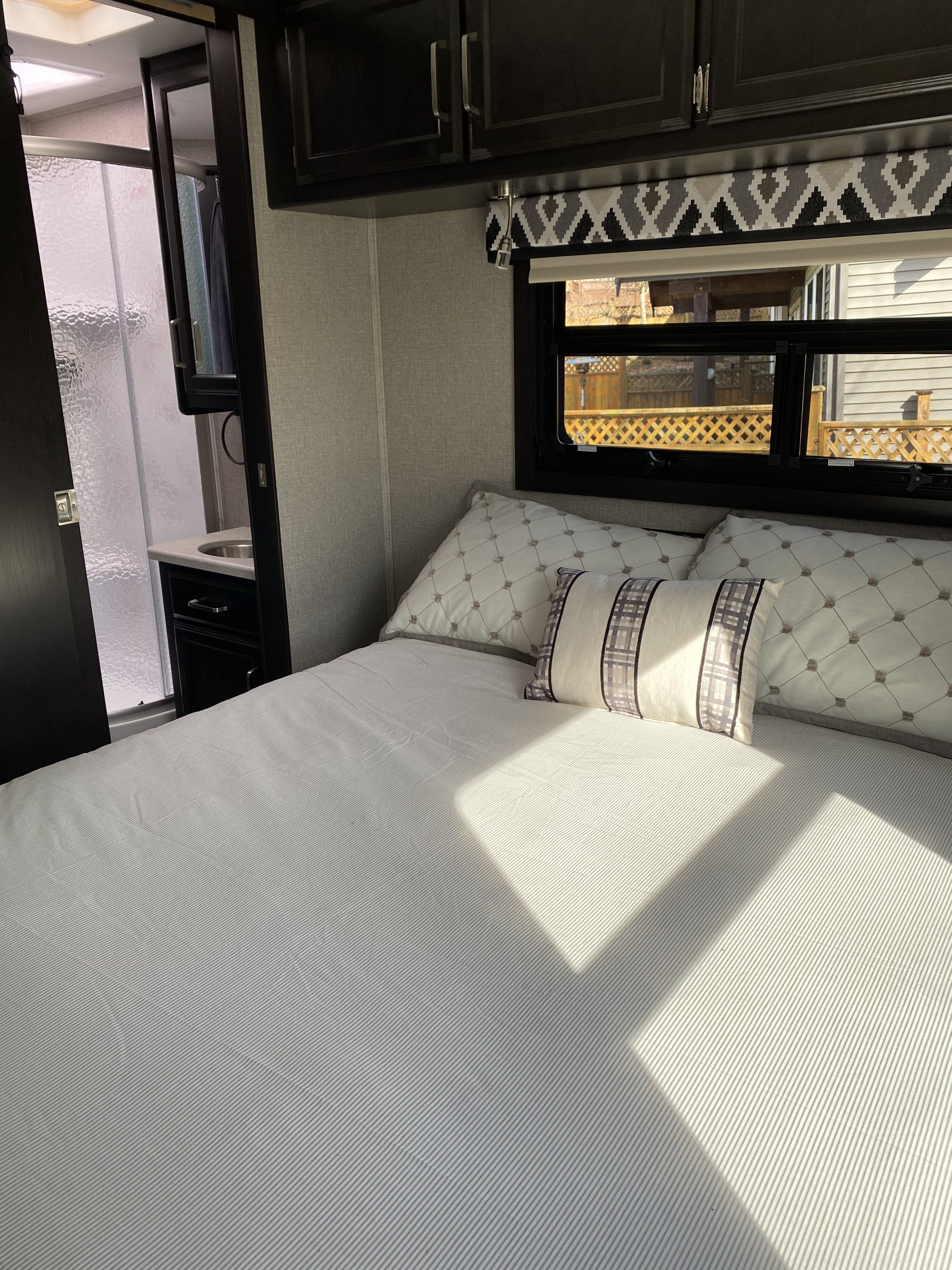 Queen size bed with storage under bed. Jayco Other 2021