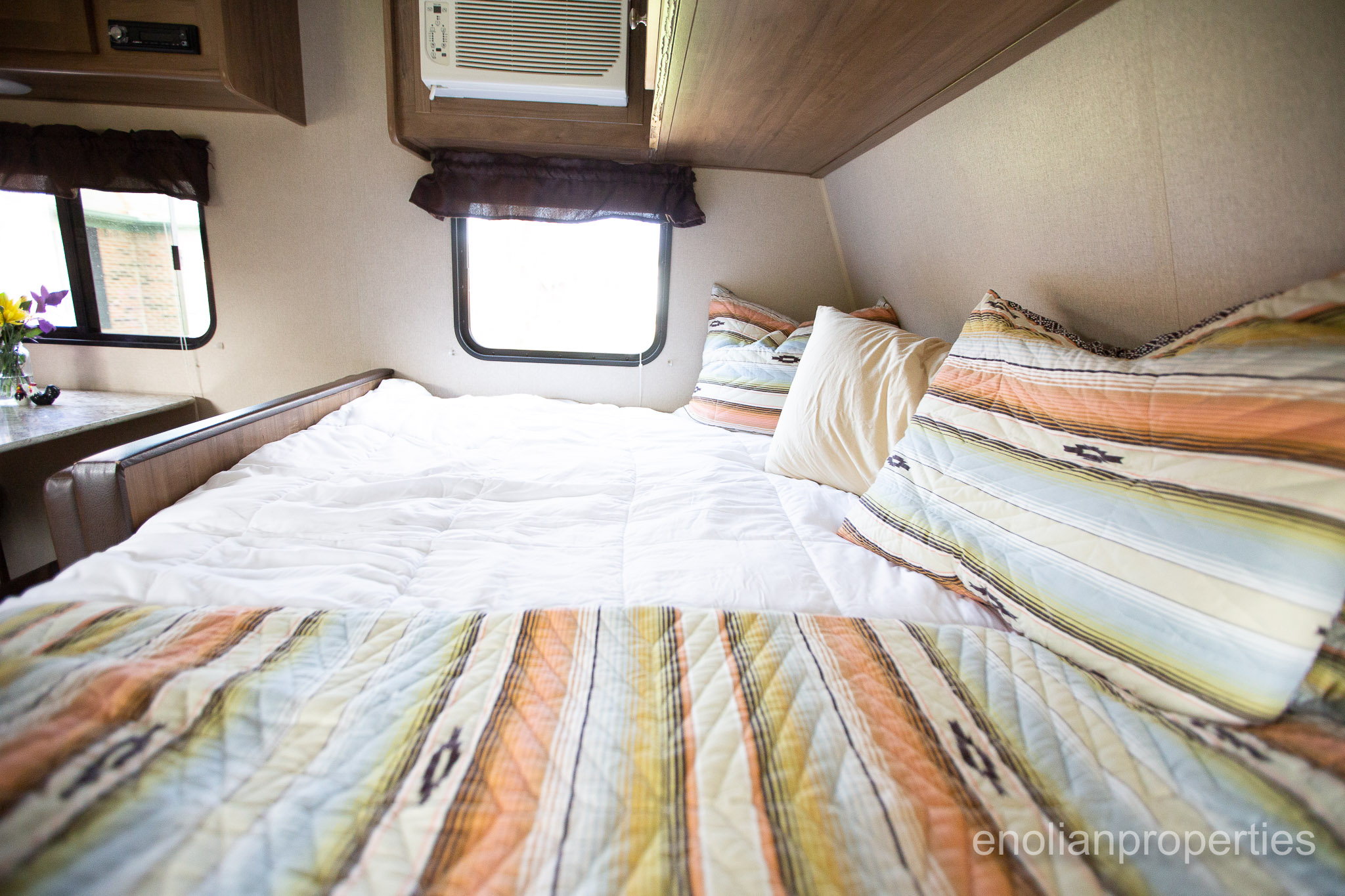 Cozy queen bed for a comfortable nights rest. . Dutchmen Aspen Trail 2016