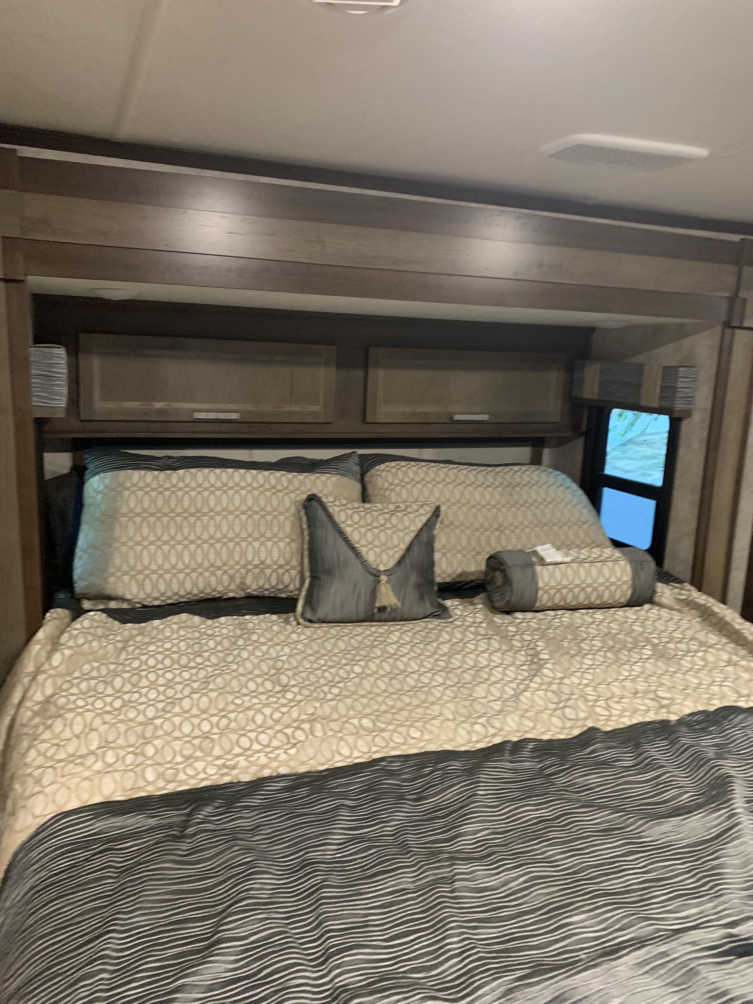 With king size bed with pillow top mattress carpeted. Plenty of storage with 32 inch tv and entry door to master bathroom. Dyson vacuum.. Other 3x 2019