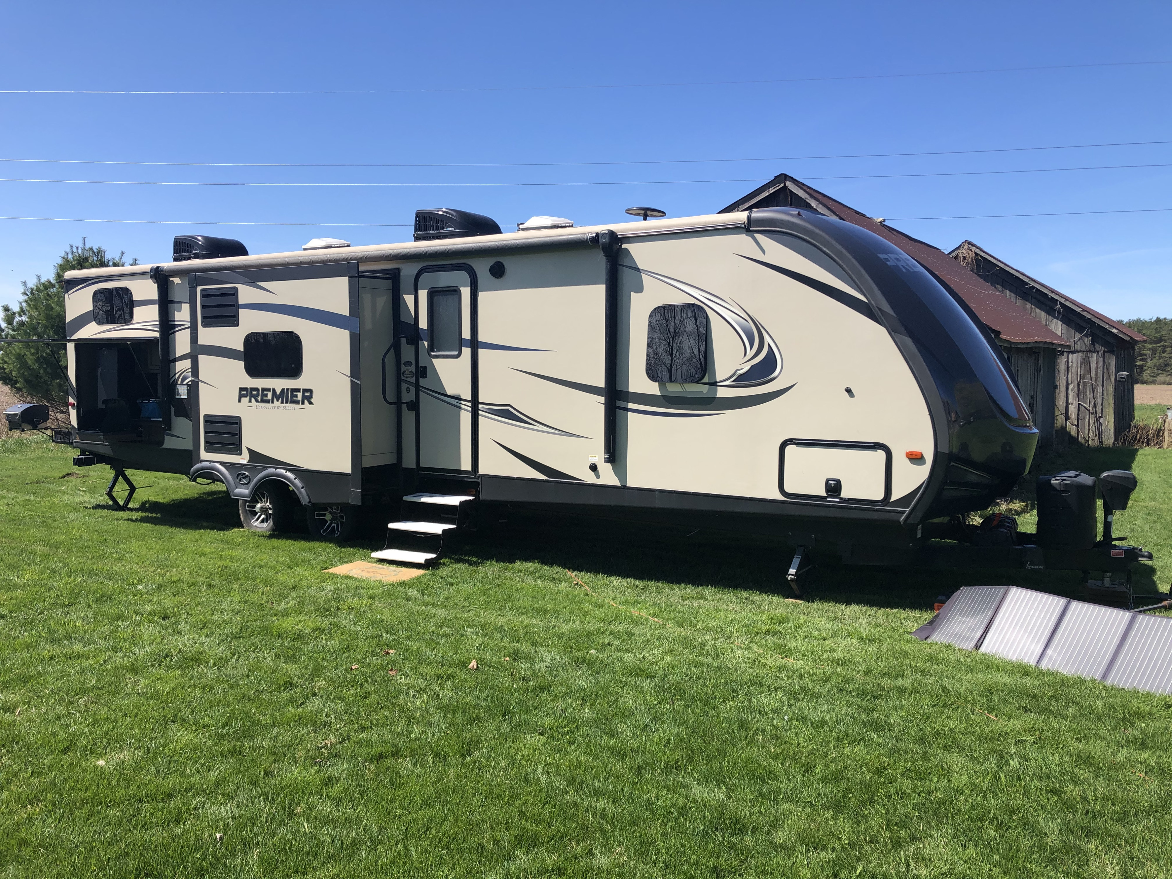 2018 Keystone Bullet Premier 34’ Bunkhouse