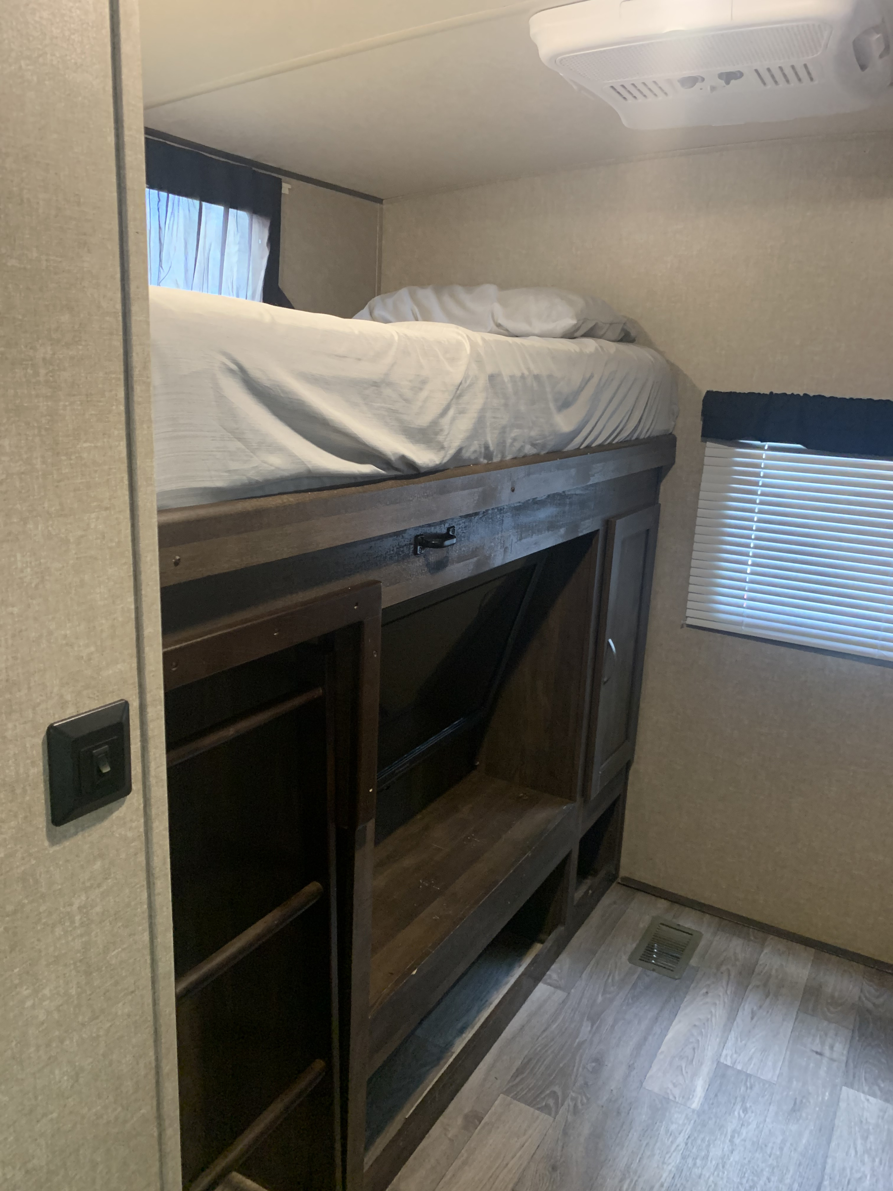 Forest River Vibe 2018