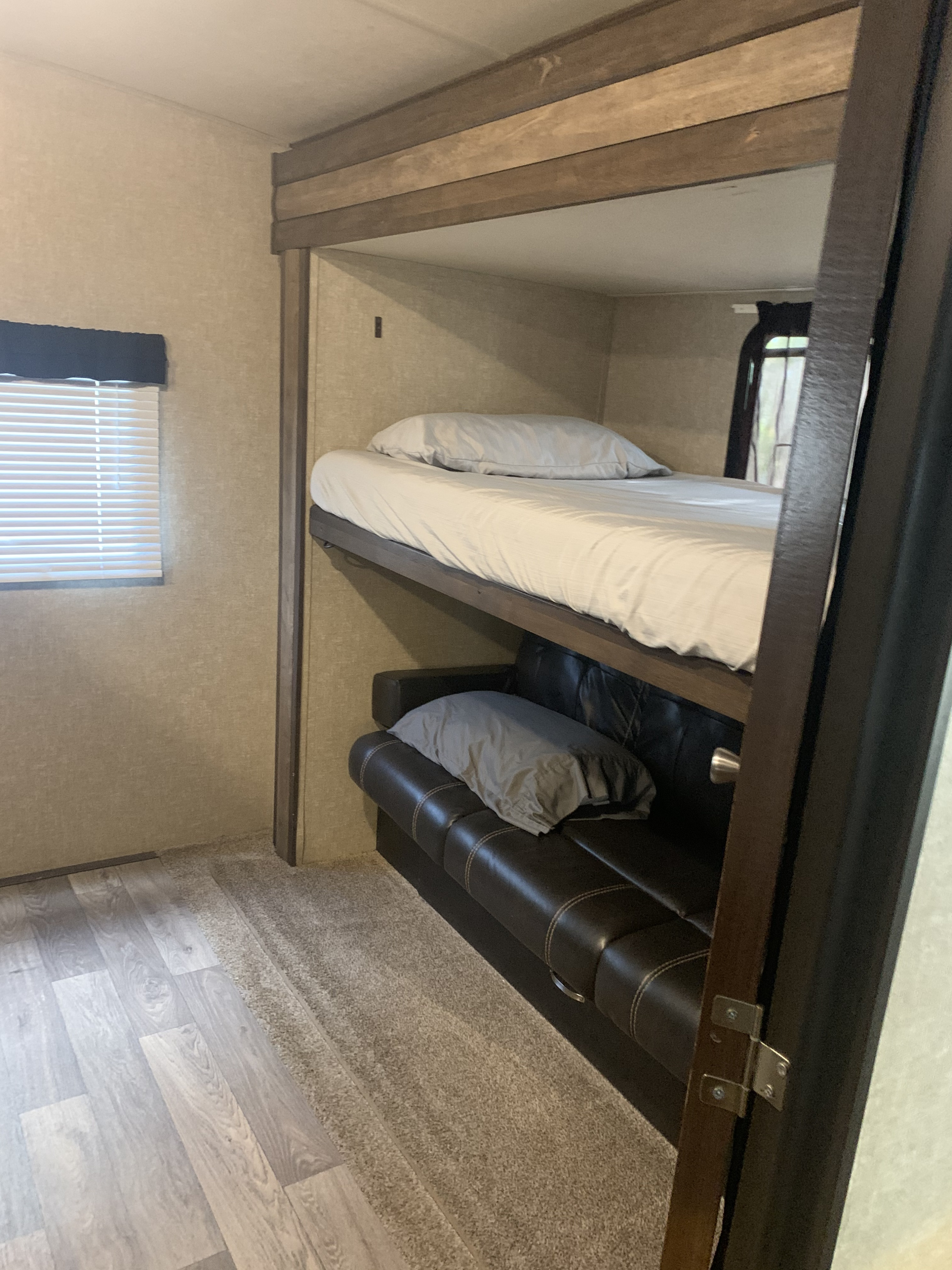 Forest River Vibe 2018