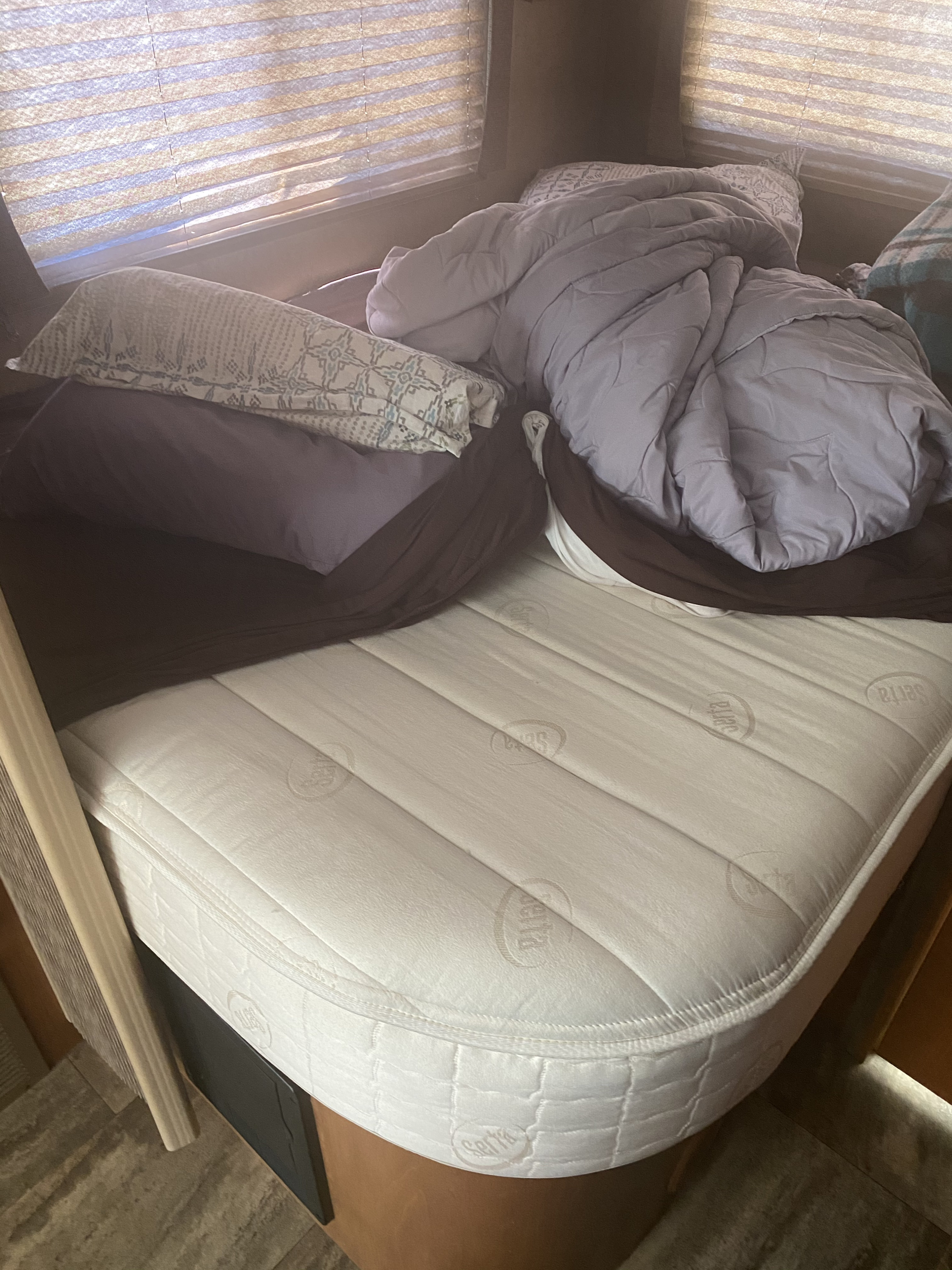 I've upgraded the bed to include this beautiful Posturepedic comfy bed! You will feel like your sleeping on a cloud. . Forest River Sunseeker 2017