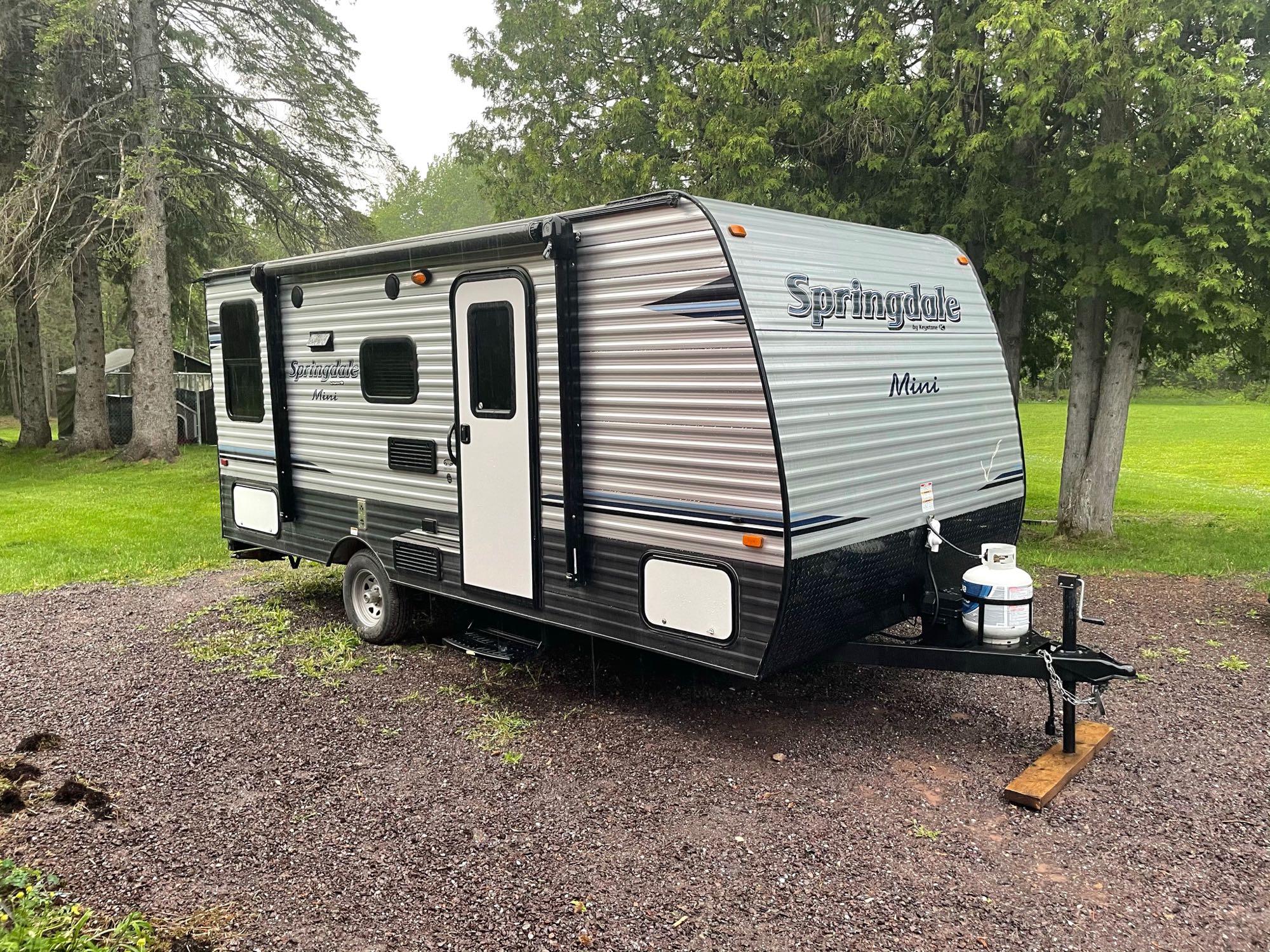 Cozy Camper for 2 2018 Springdale Mini