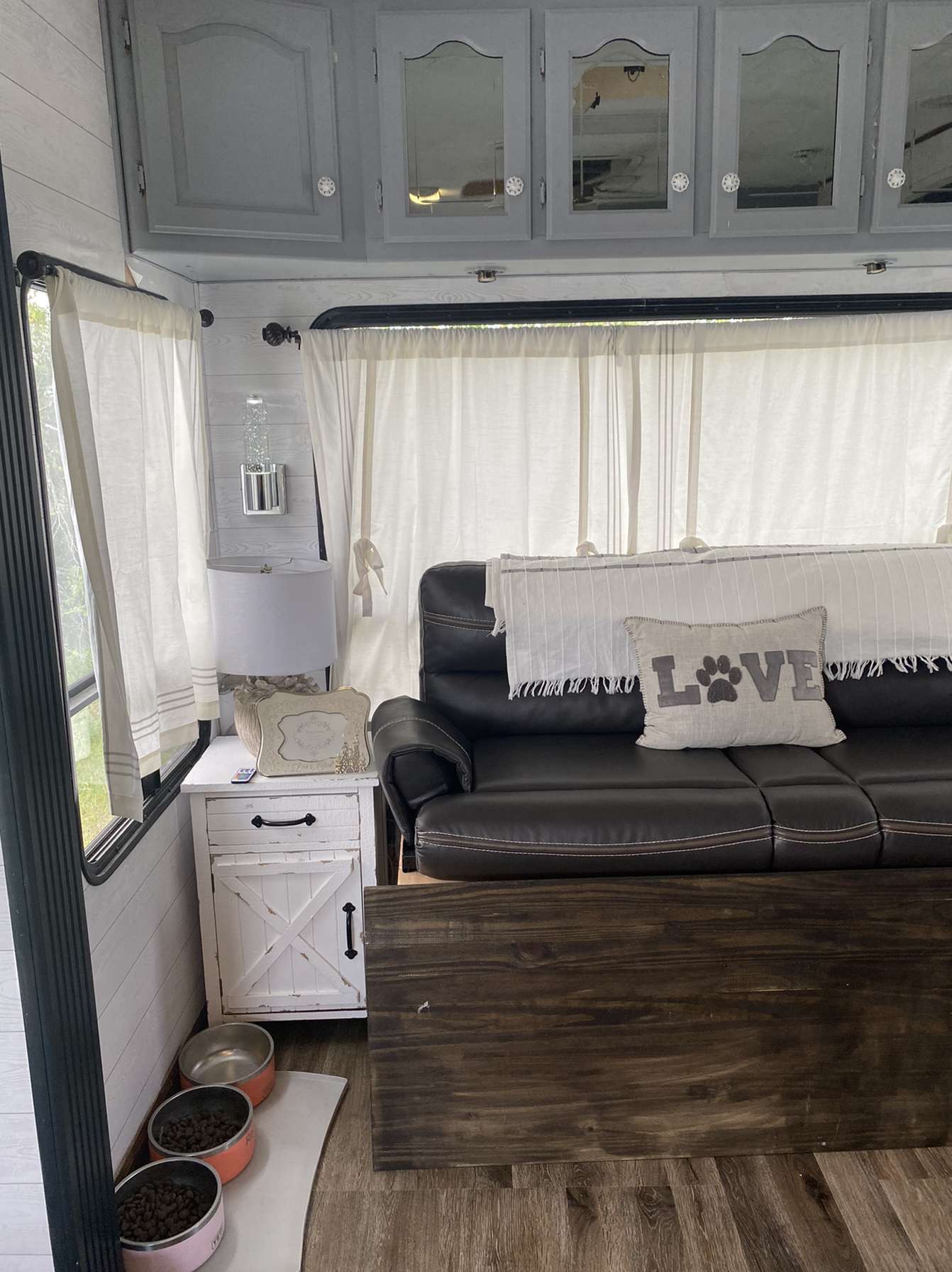 Pull out couch, futon . Glendale Titanium 2006