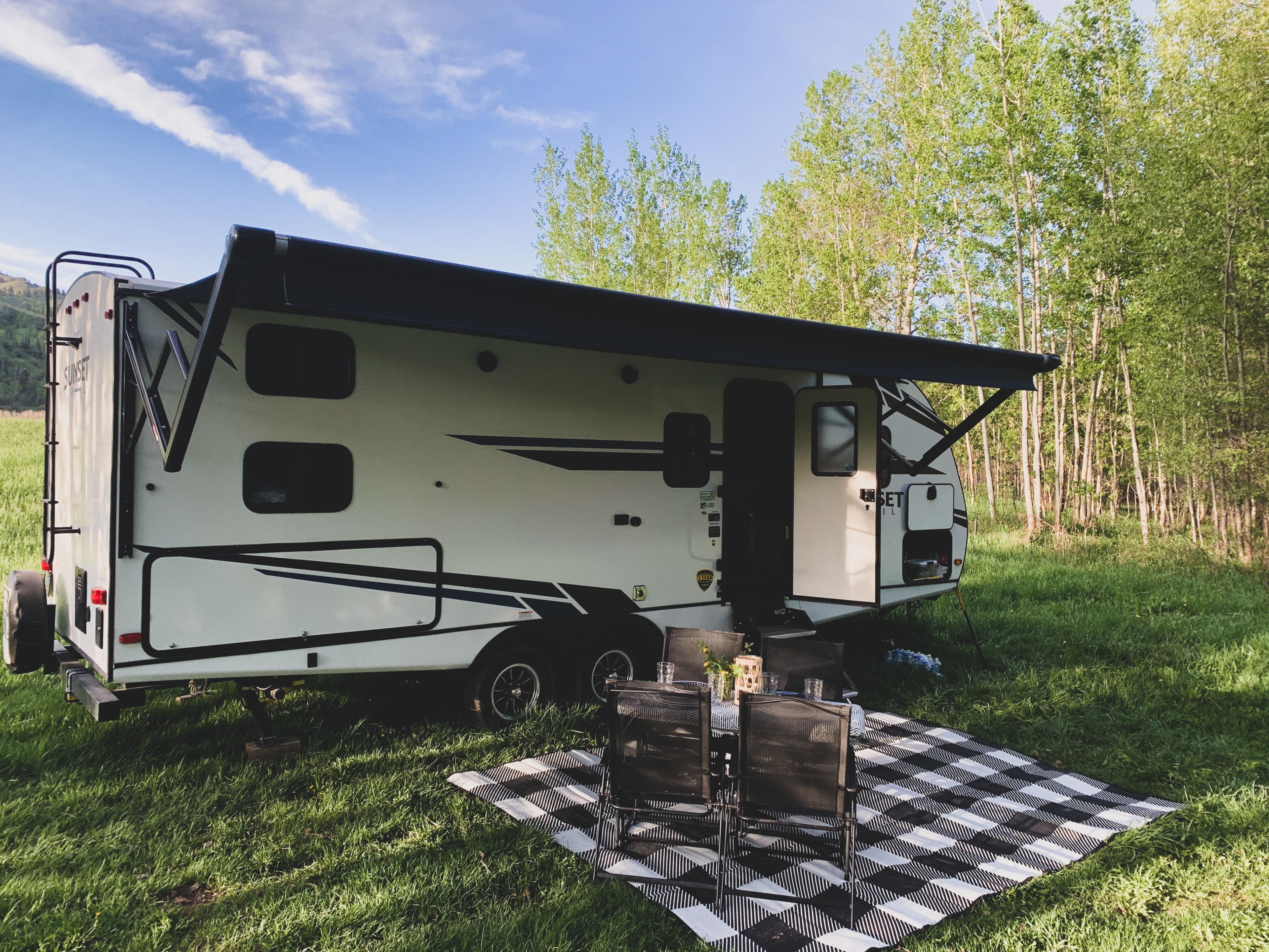 2021 Sunset Trail UltraLite SS24BH