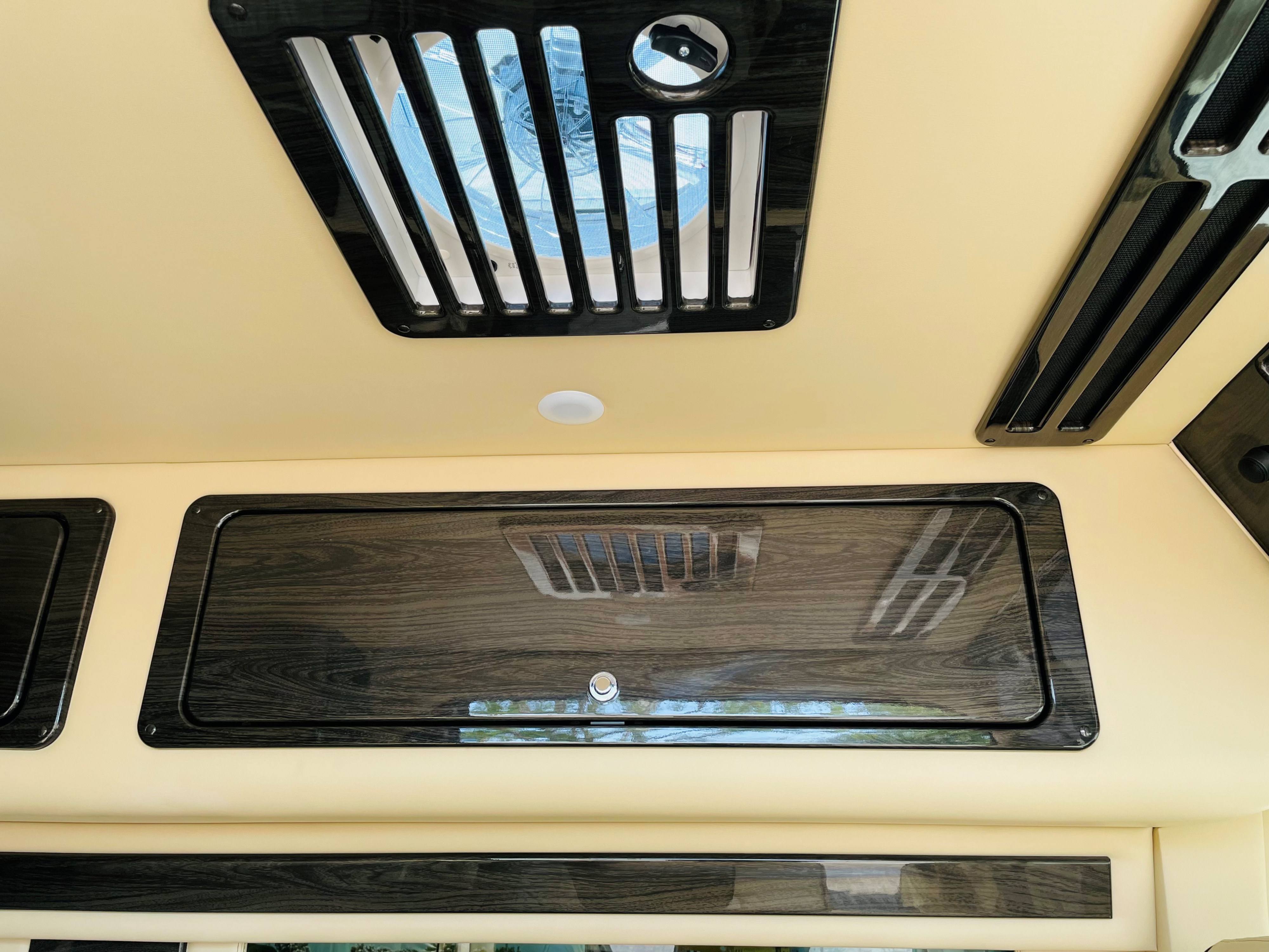 Midwest Automotive Designs Ultimate RV 2020