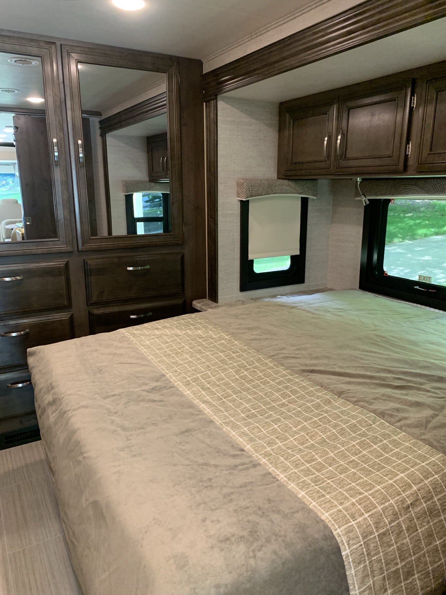 Entegra Coach Vision 2021