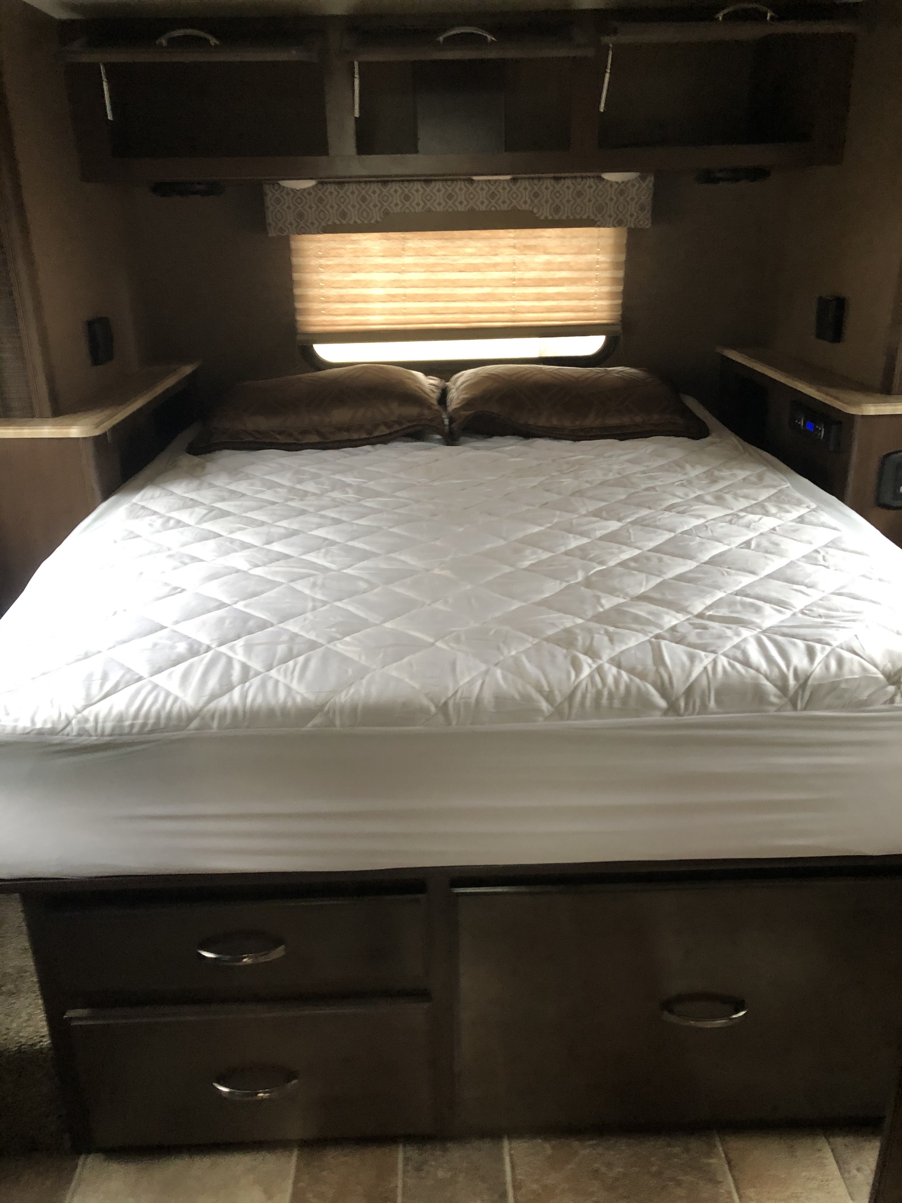 Thor Motor Coach Vegas 2017