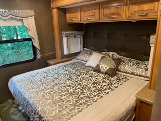 Thor Motor Coach Challenger 2017