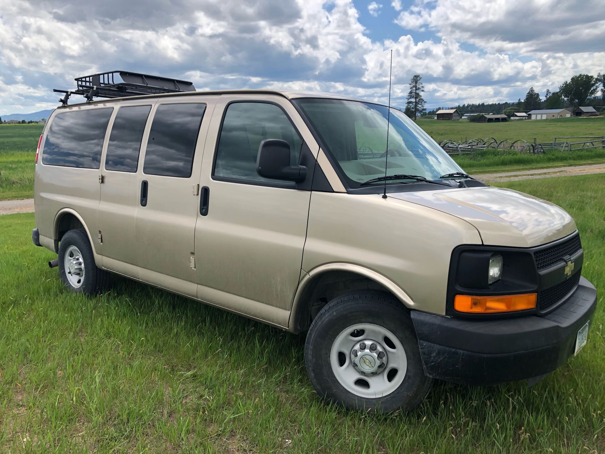 Flathead Valley 12 Passenger Van- The Glacier (free airport pick/drop off)