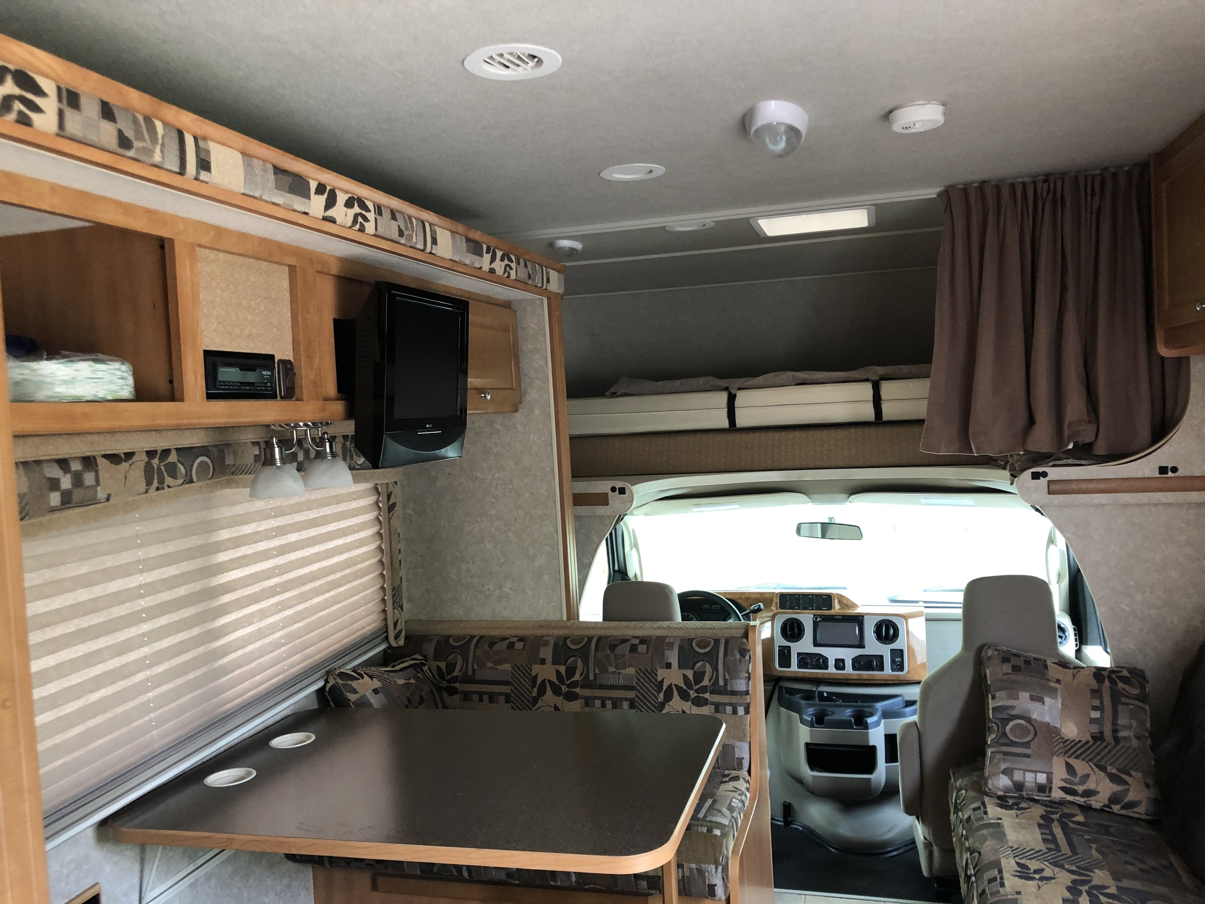 2013 Dutchmen Express Class C Rental in Wasilla, AK