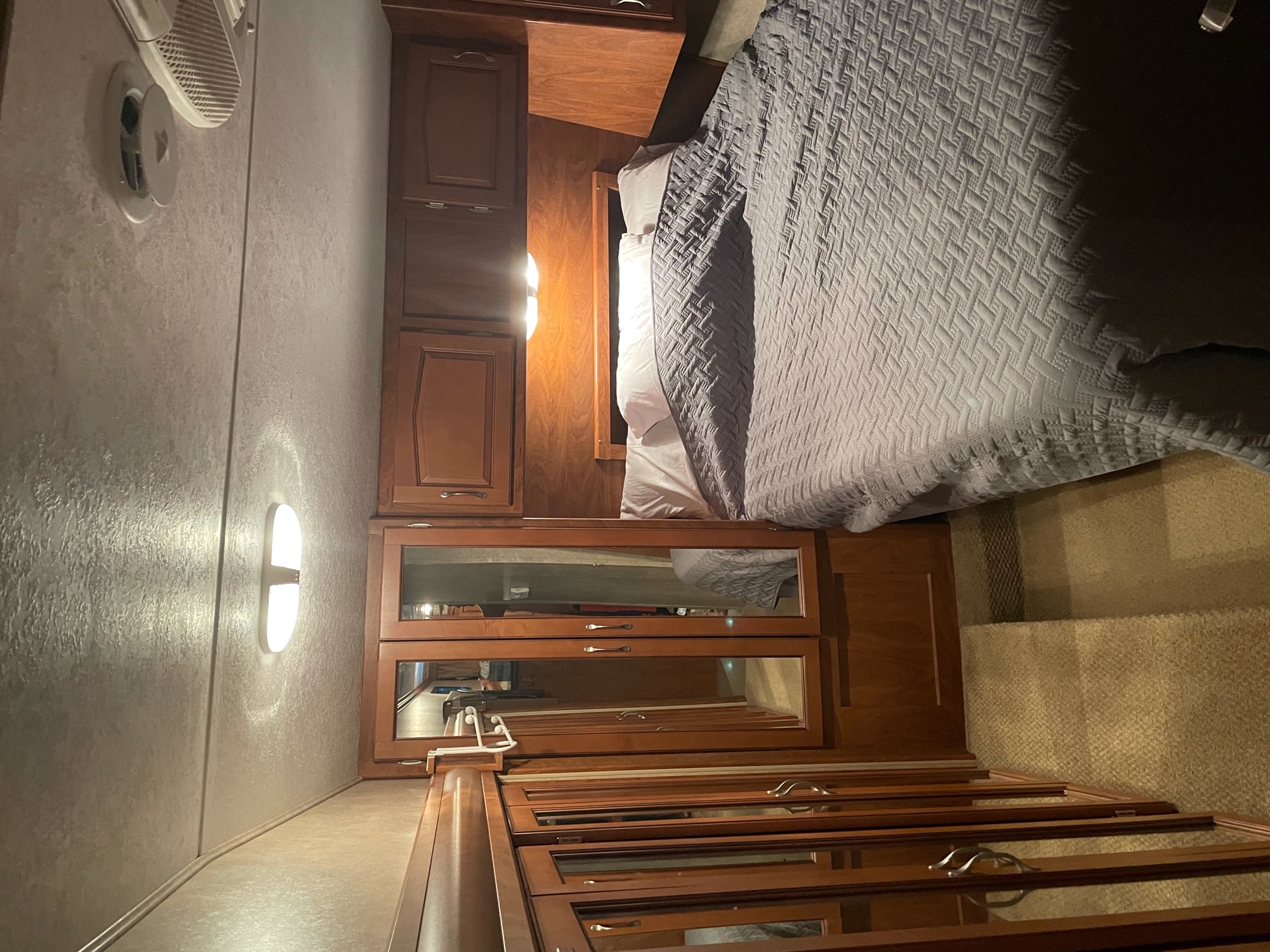 Queen Bed and Closet Space. Keystone Raptor 2011