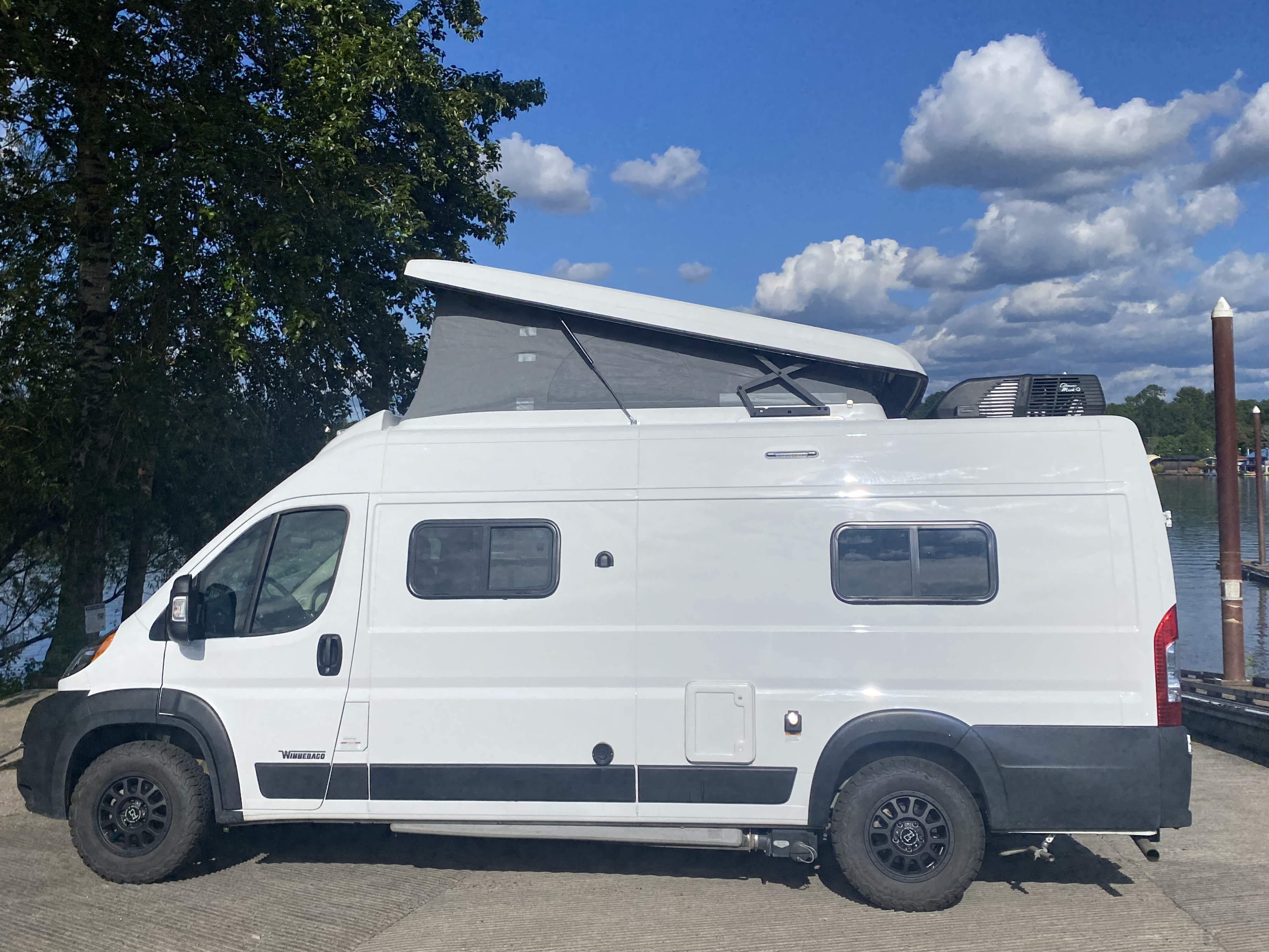 2021 (WHITE) Winnebago Solis PX - Sleeps 4 - Class B