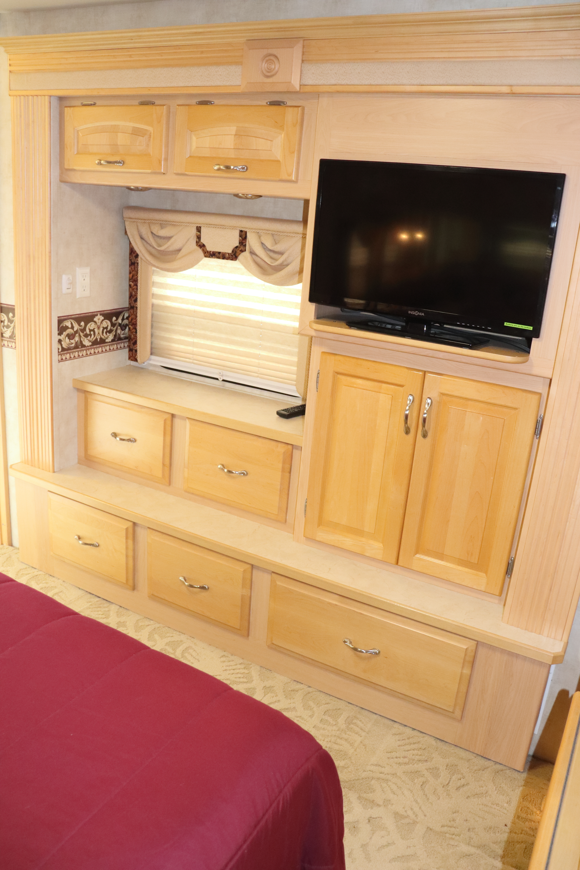 Lots of storage in private bedroom next to washer dryer. Kountry Star 3216 2006