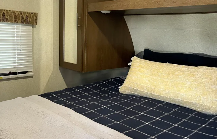 Queen Bed. Forest River Other 2018