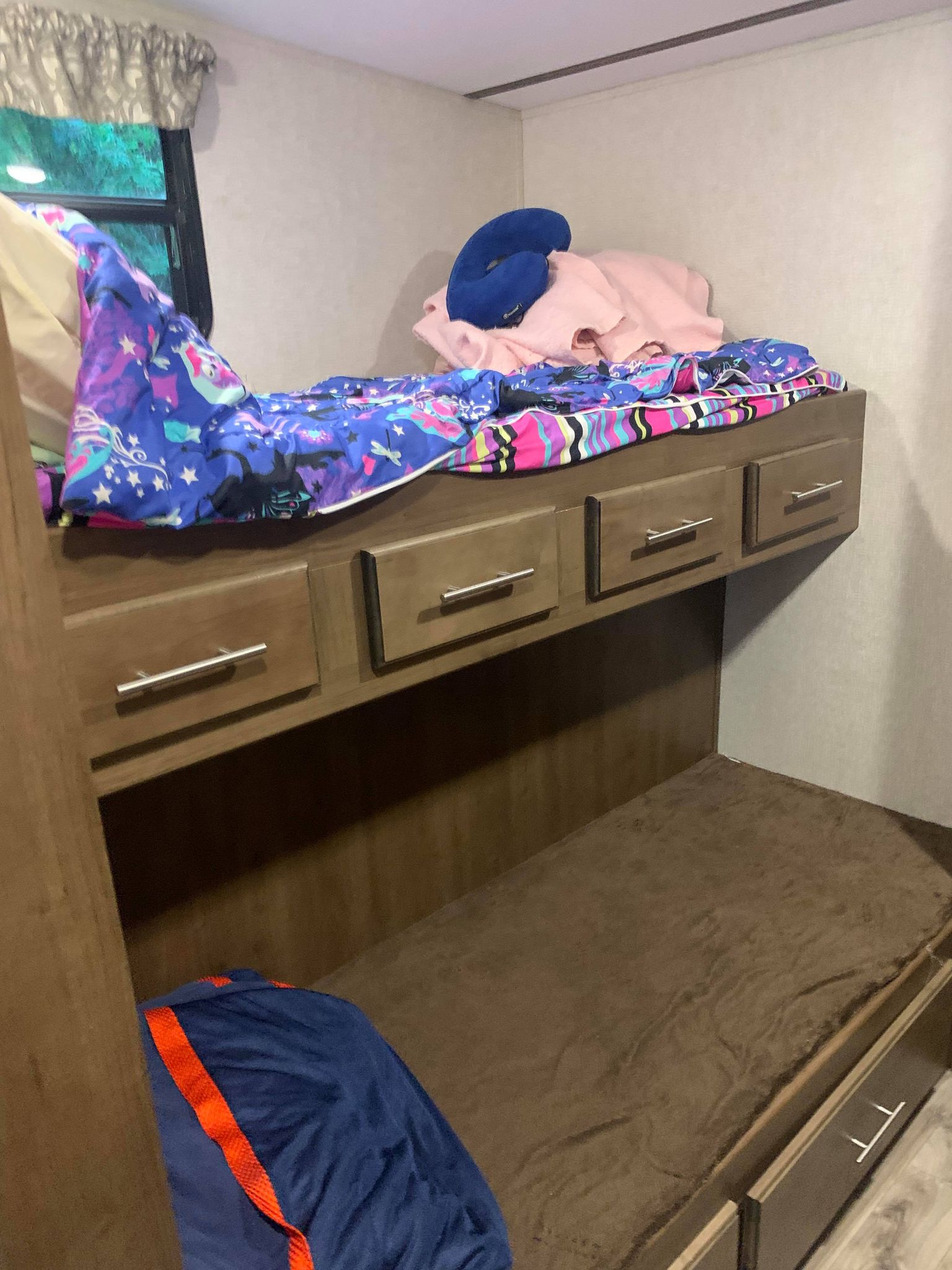 Bunkroom with 2 sets of bunks and a TV.. Keystone Cougar Half-Ton 2019