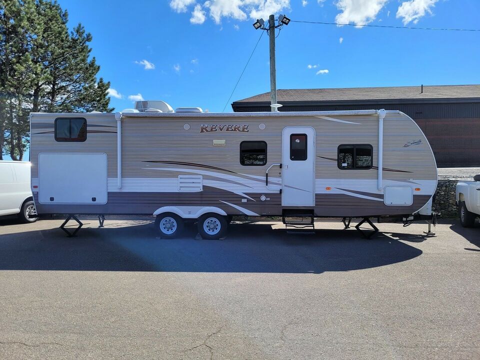 DG's 2018 Shasta Revere with Bunkhouse