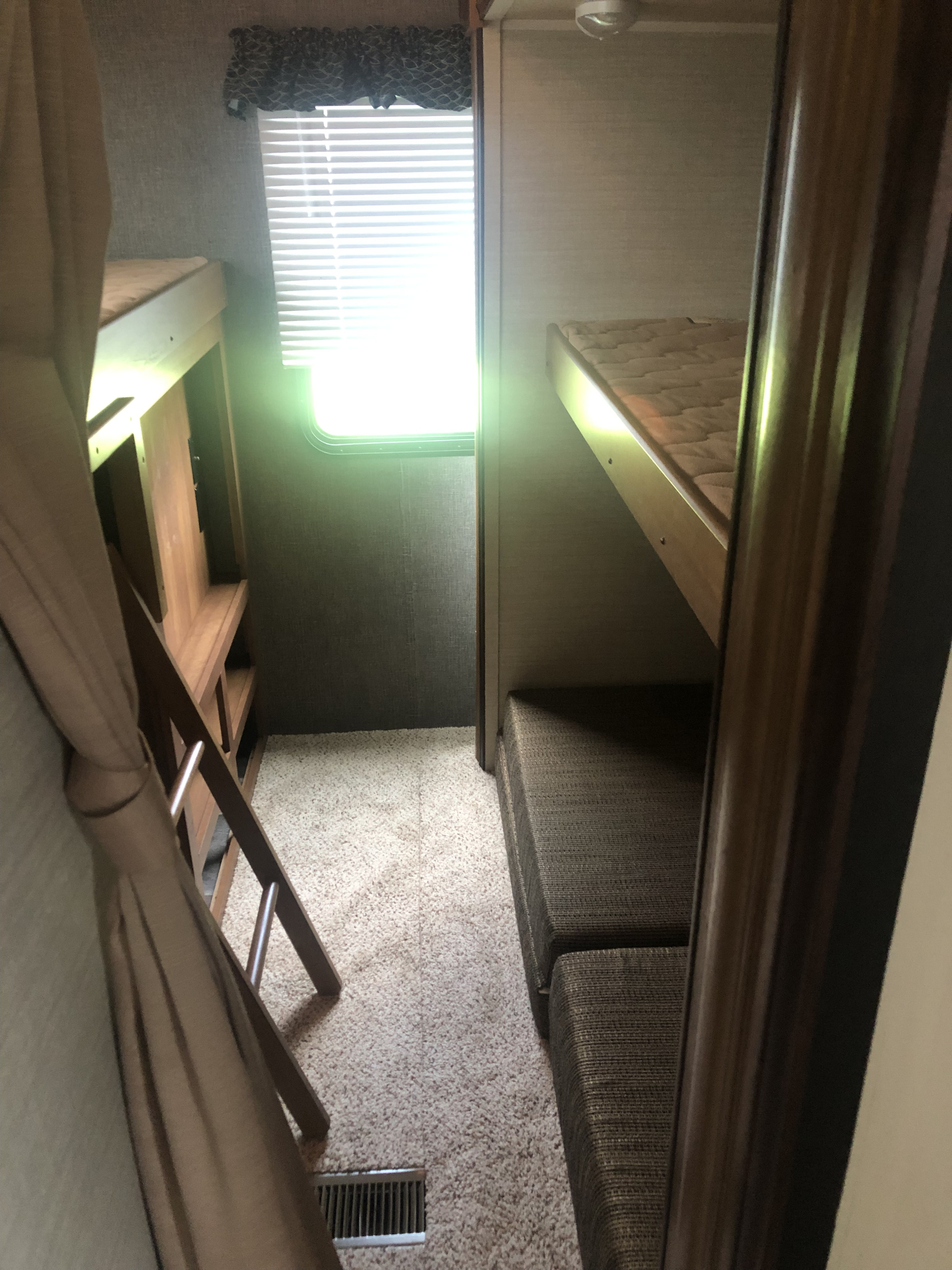 Bedroom when the pull out is closed. Keystone Summerland 2016