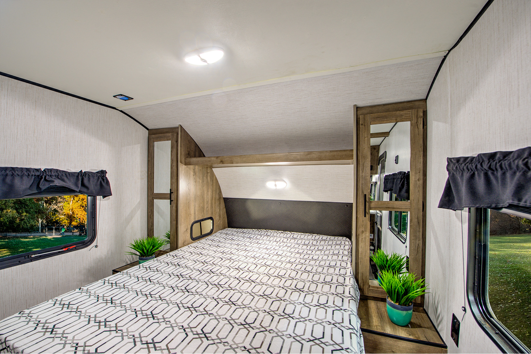 Pioneer Travel Trailer 2021