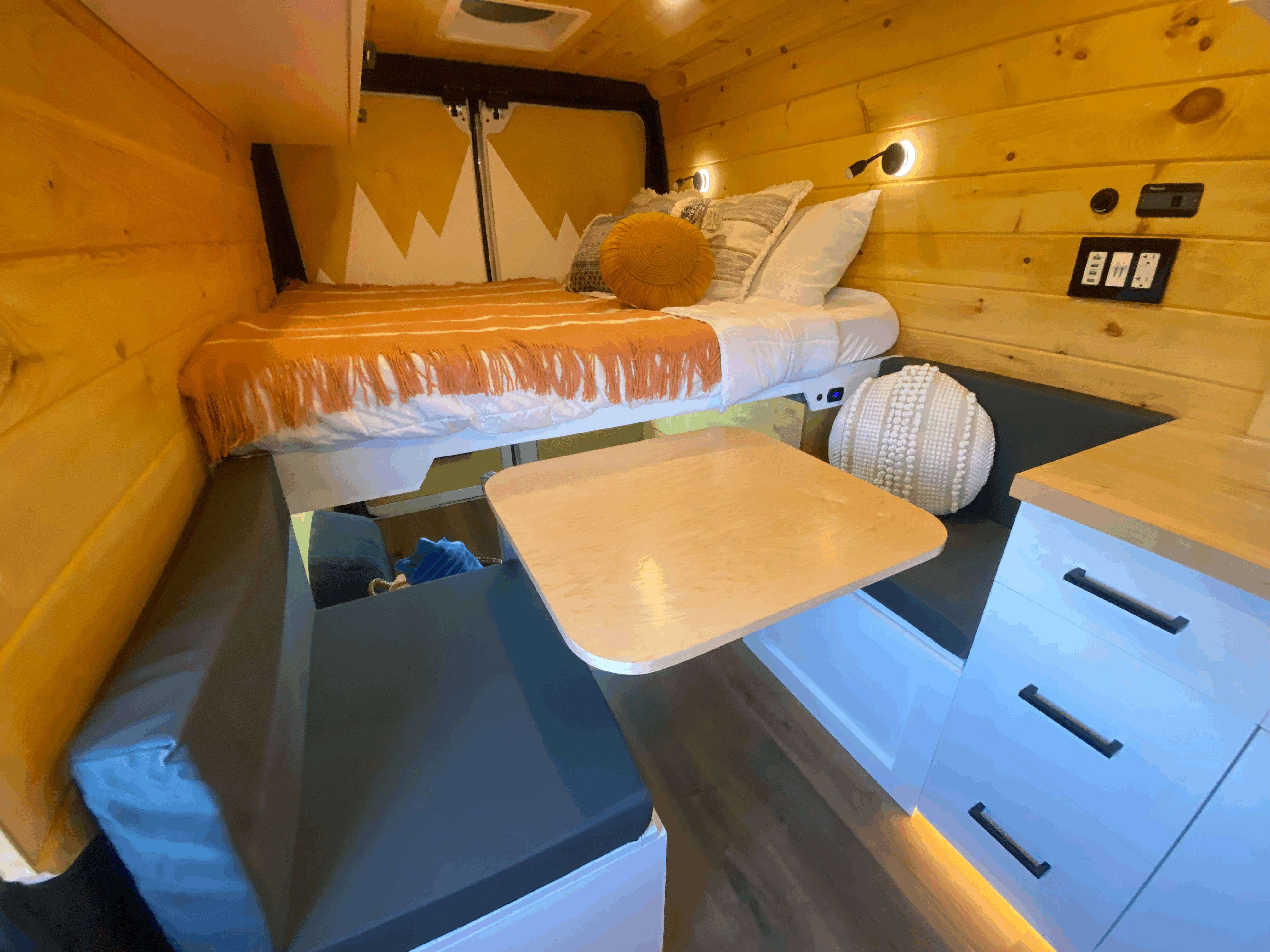Camper van RV Rental 