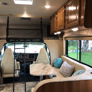 Pull out the additional seat/lounge. Gather around for a fun family meal or activities. In the evening it coverts to a FULL SIZED BED.. Forest River Coachmen Leprechaun 2018