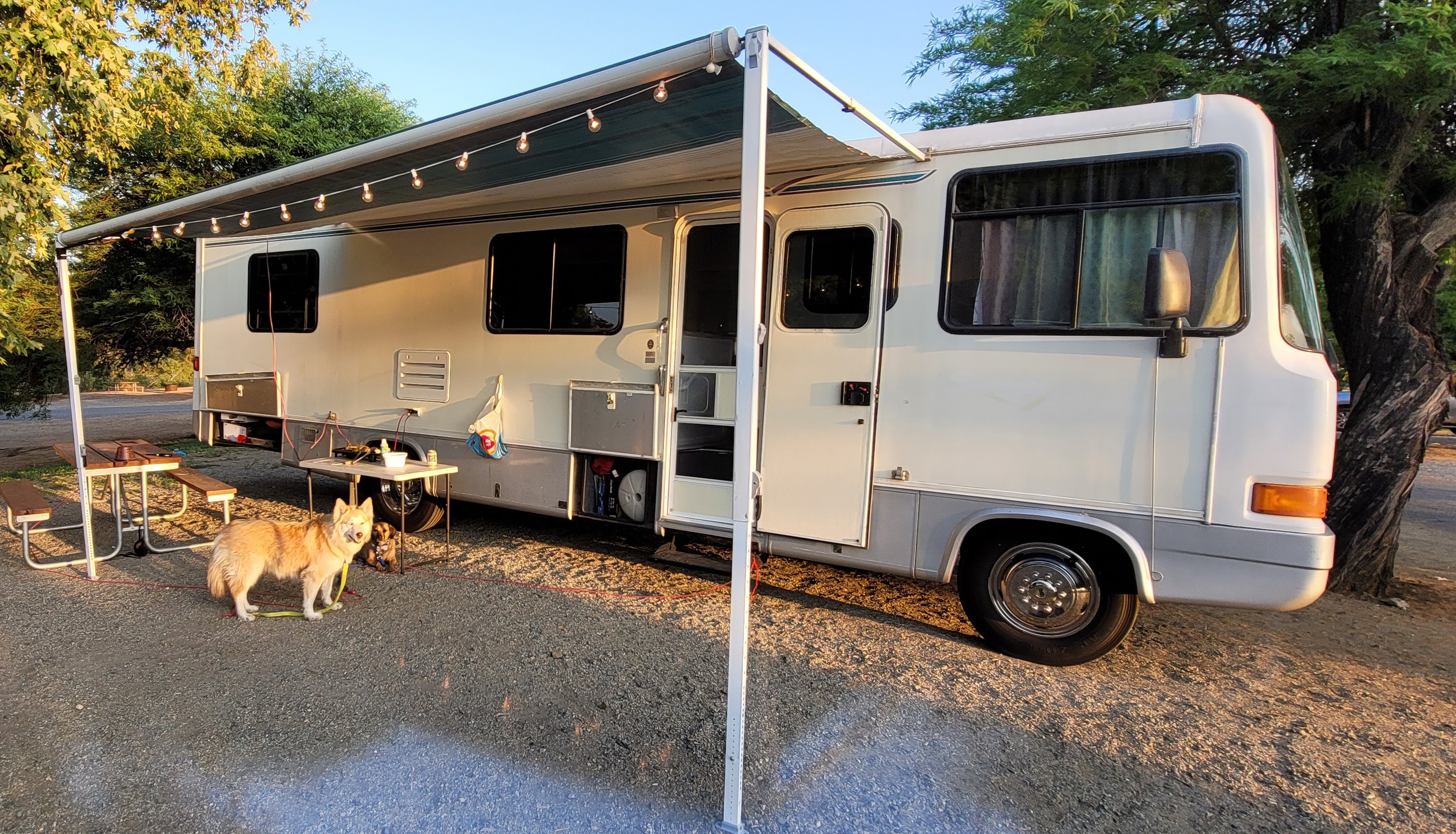 Photos 1995 Georgie Boy Swinger Class A Rental in Whittier, CA Outdoorsy