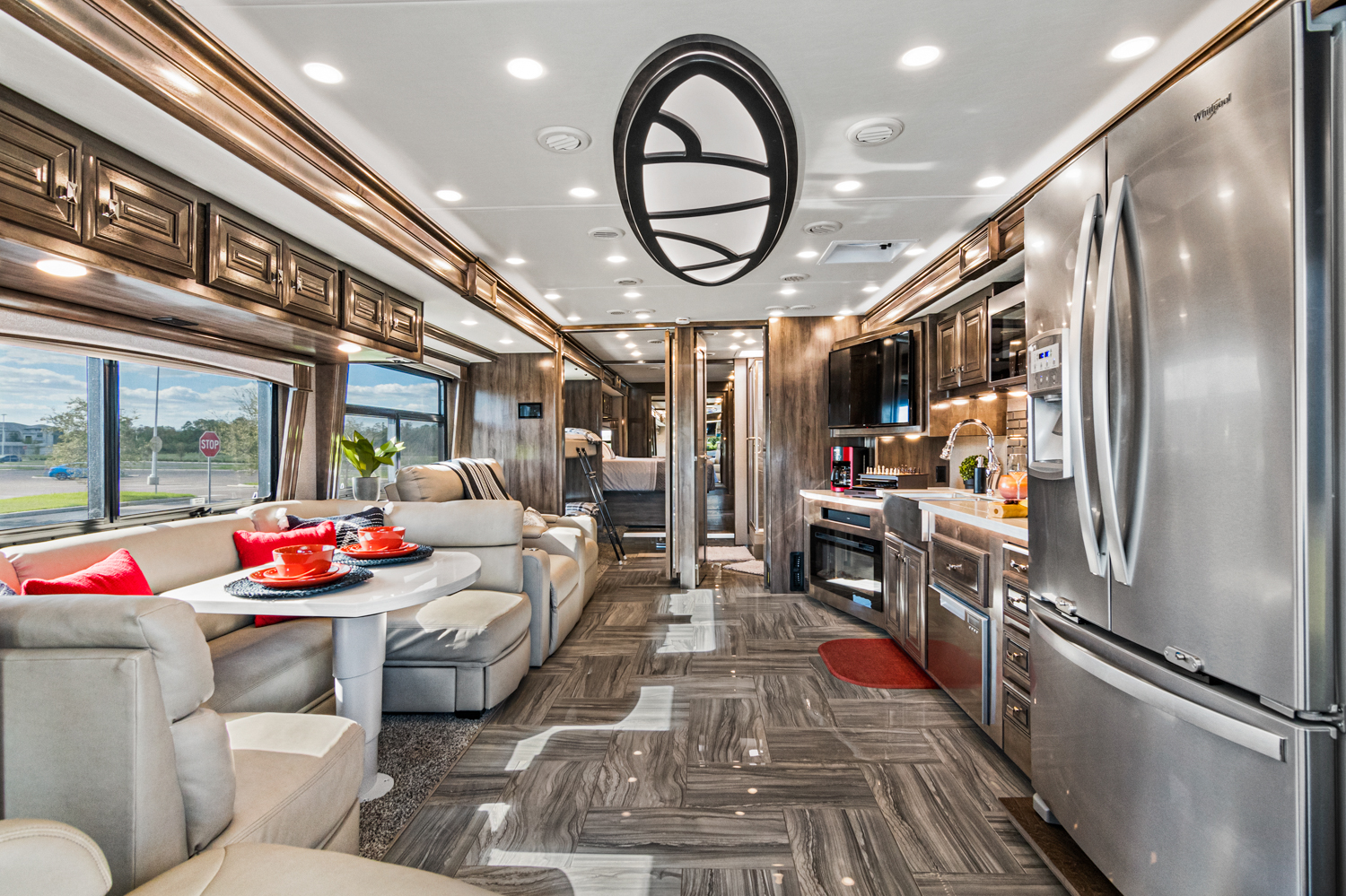 "The Brickhouse" 100% LUXURY ON WHEELS-FAMILY-FRIENDLY-SLEEPS 10!