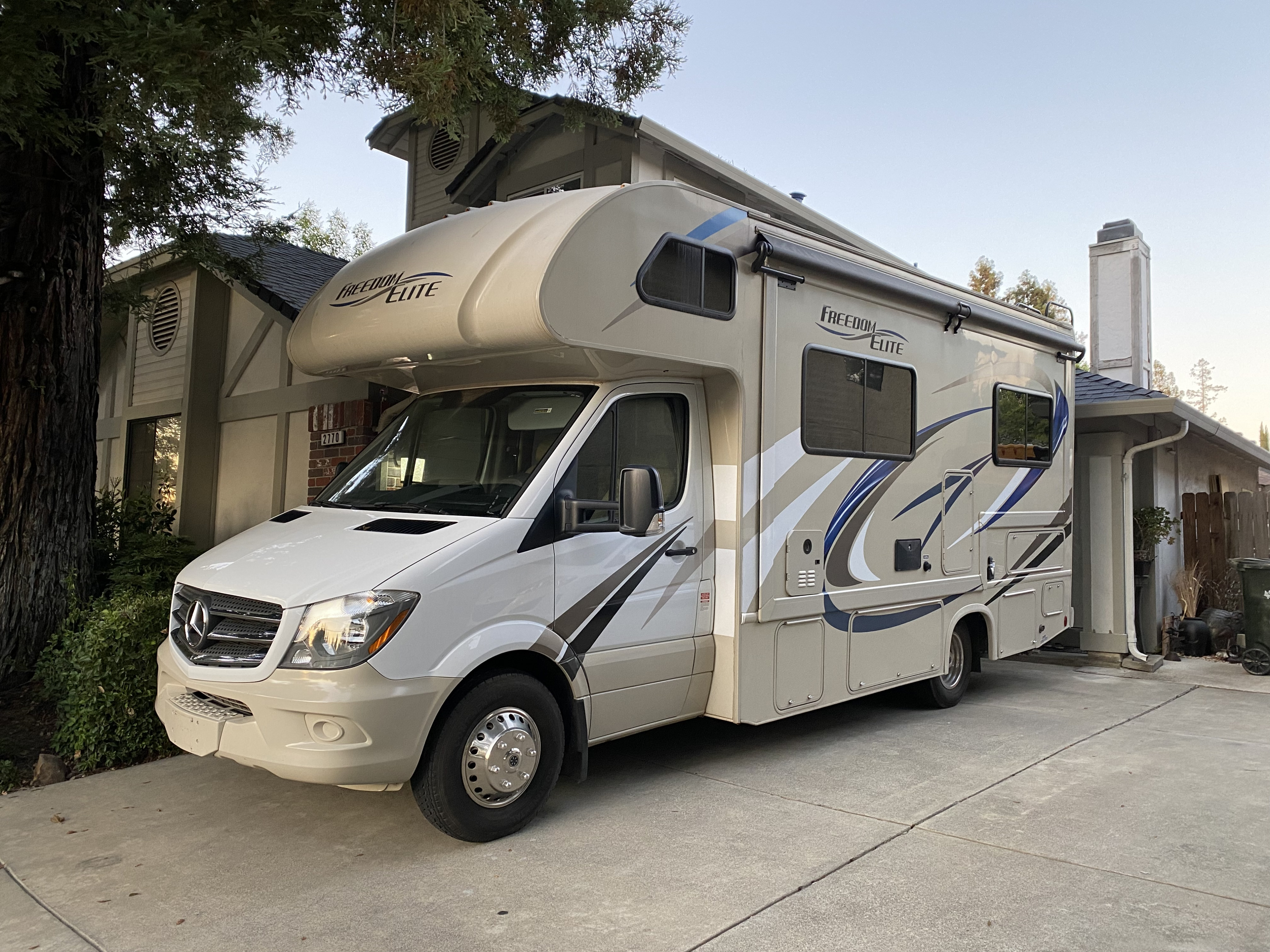 2019 Mercedes Thor Motor Coach Freedom Elite