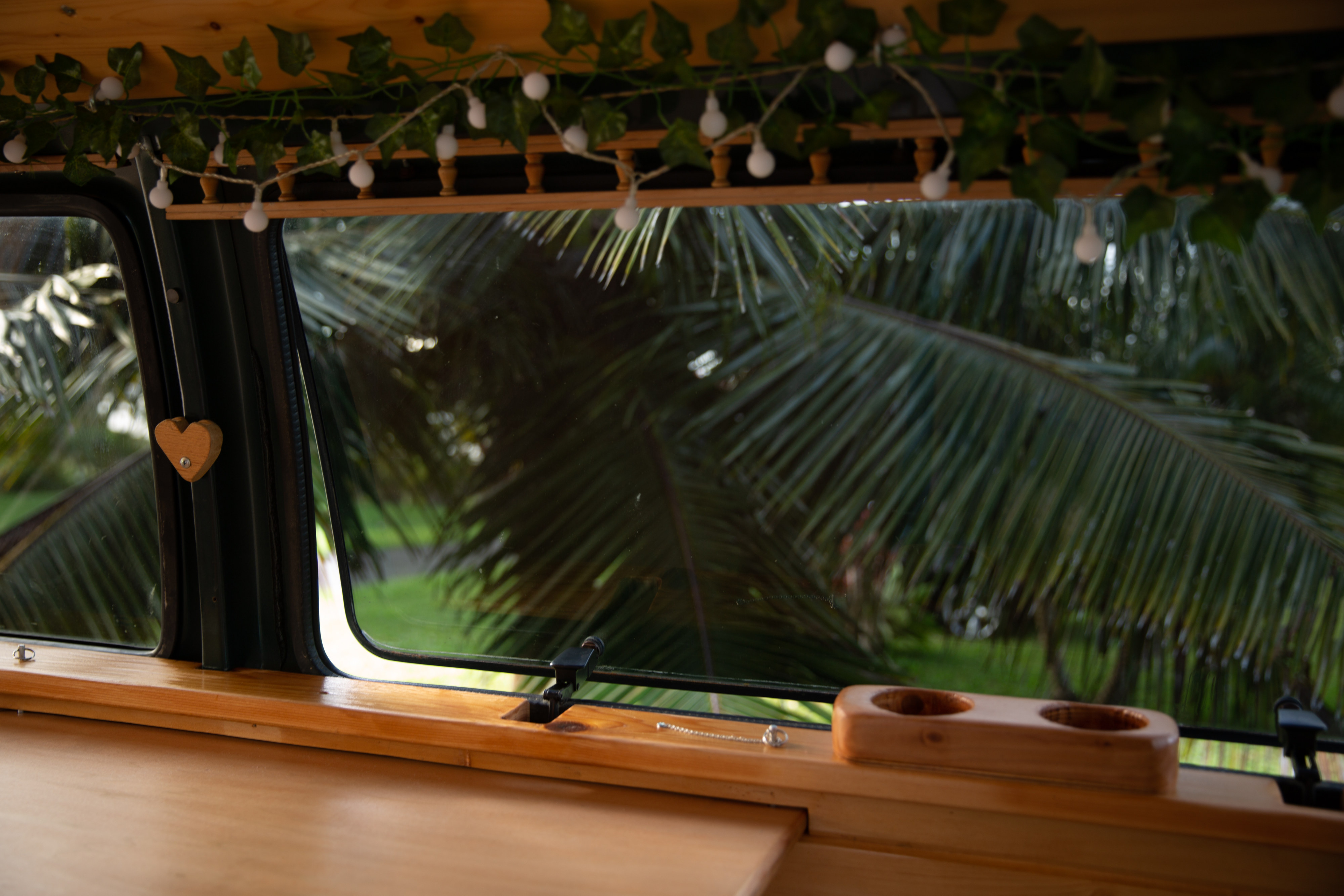 custom woodworking throughout. Dodge Ram 1500 1998