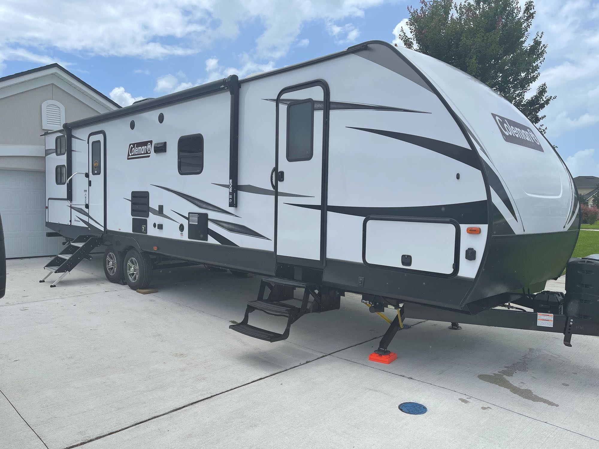 Yolanda's Dutchmen Trailer Camper