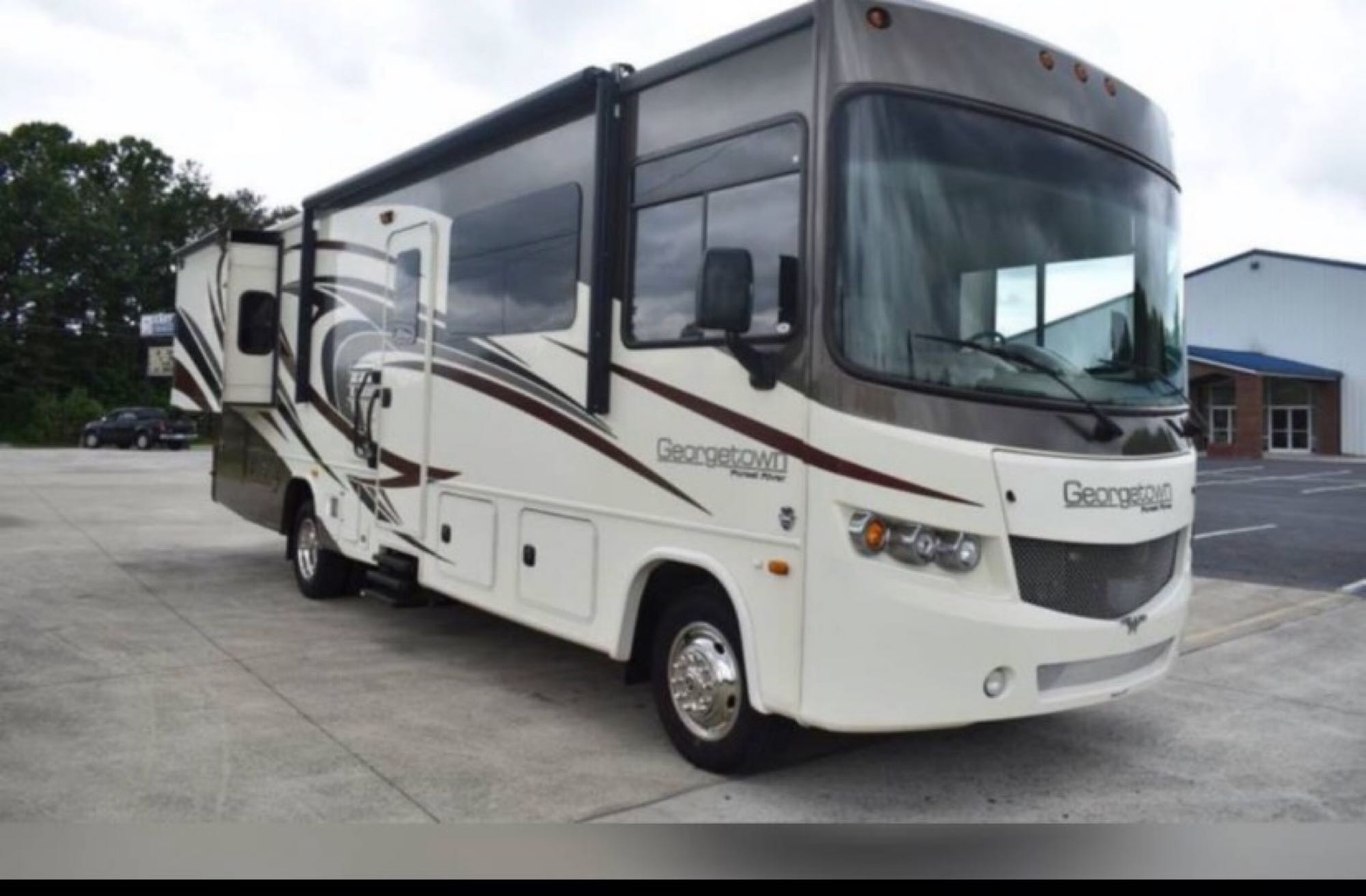 2015 Forest River Georgetown 32ft