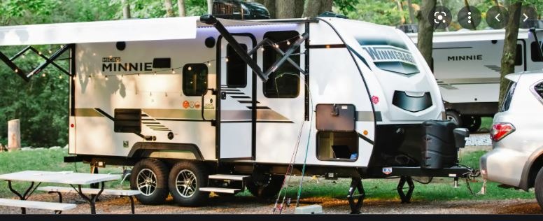 Spotless Winnebago Micro Minnie with Bunks!