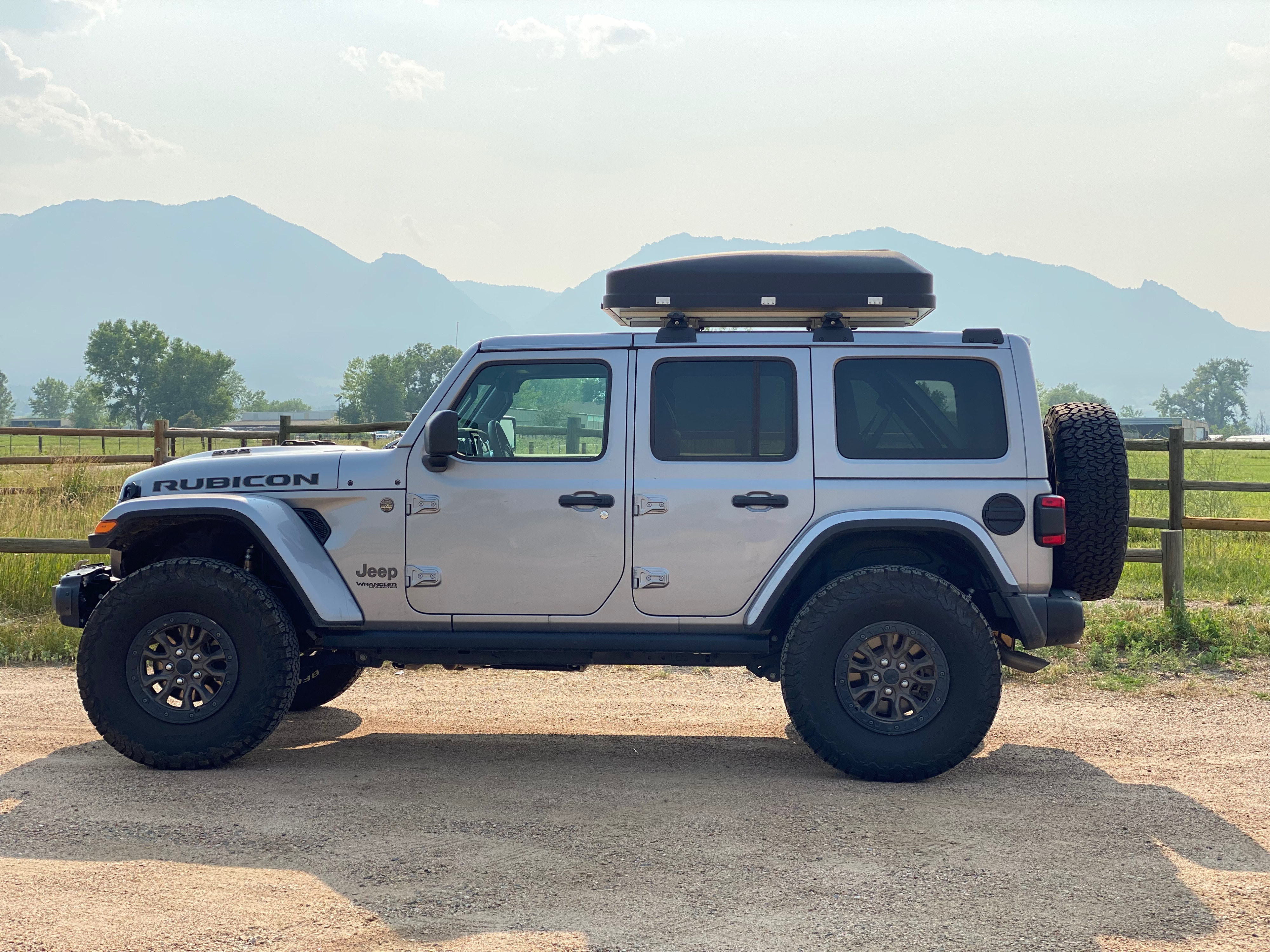 2021 Jeep Wrangler Unlimited Rubicon 392 Truck Camper Rental in Broomfield,  CO | Outdoorsy