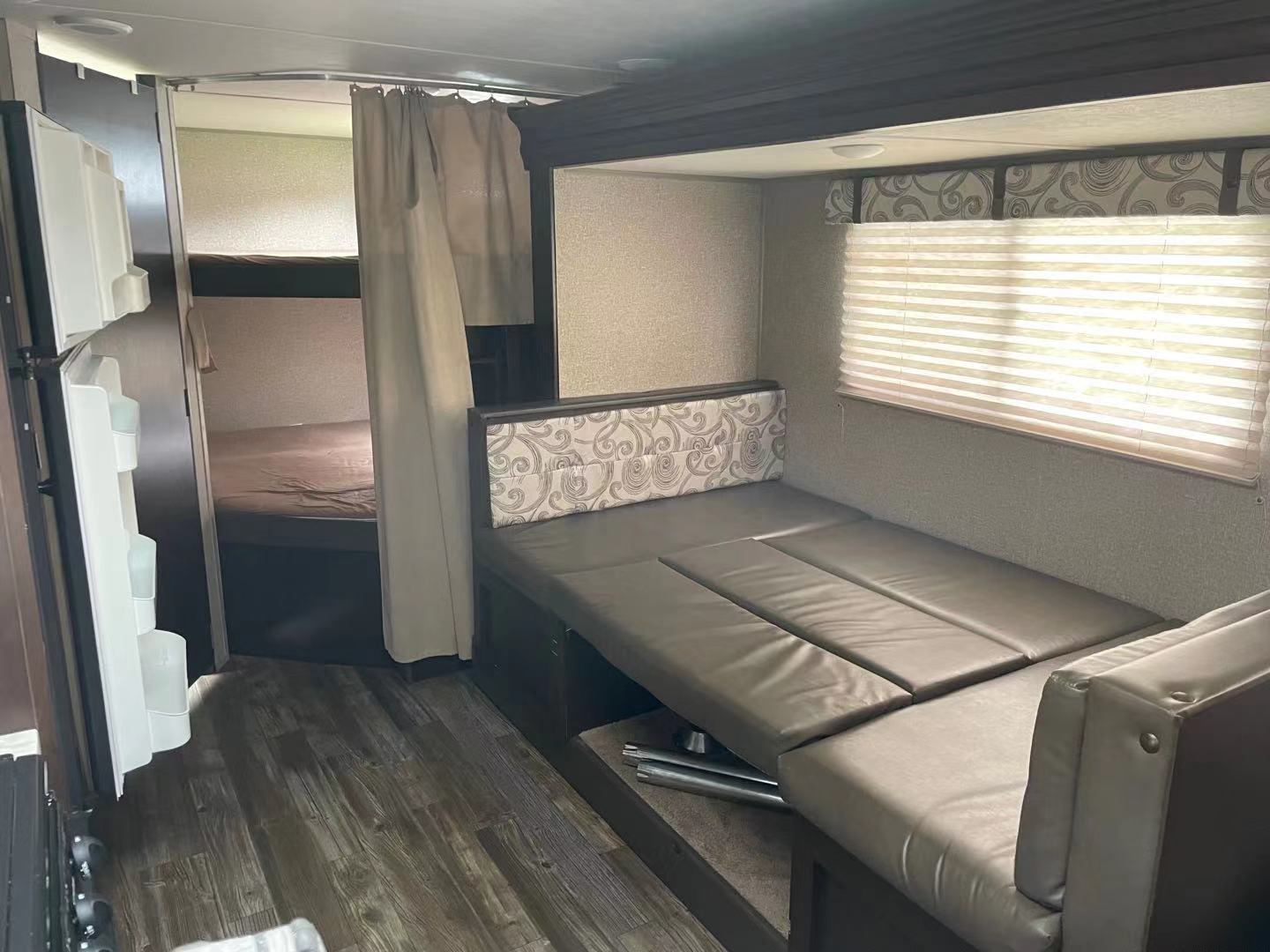 Travel trailer RV Rental 