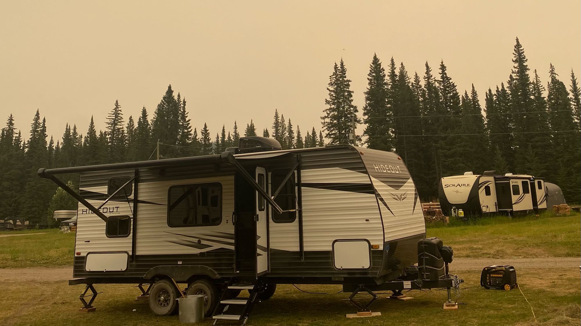 2021 Trailer hideout 25’ 4”