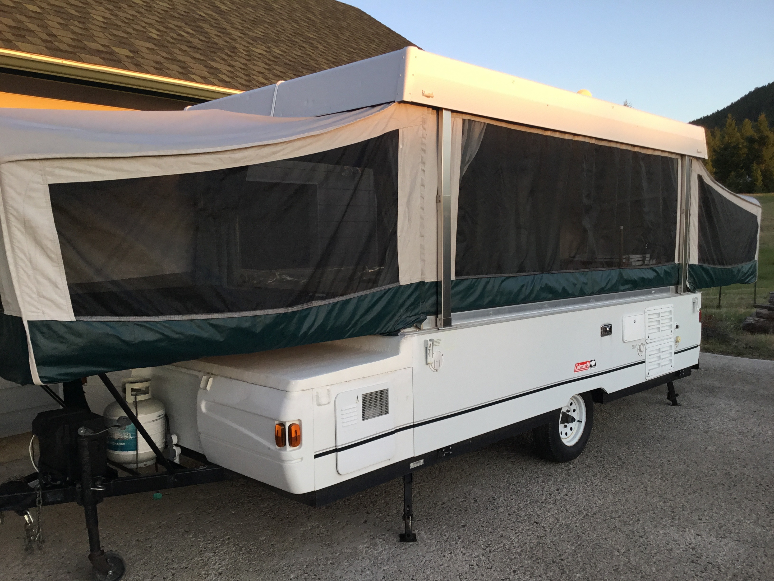 Folding trailer RV Rental 