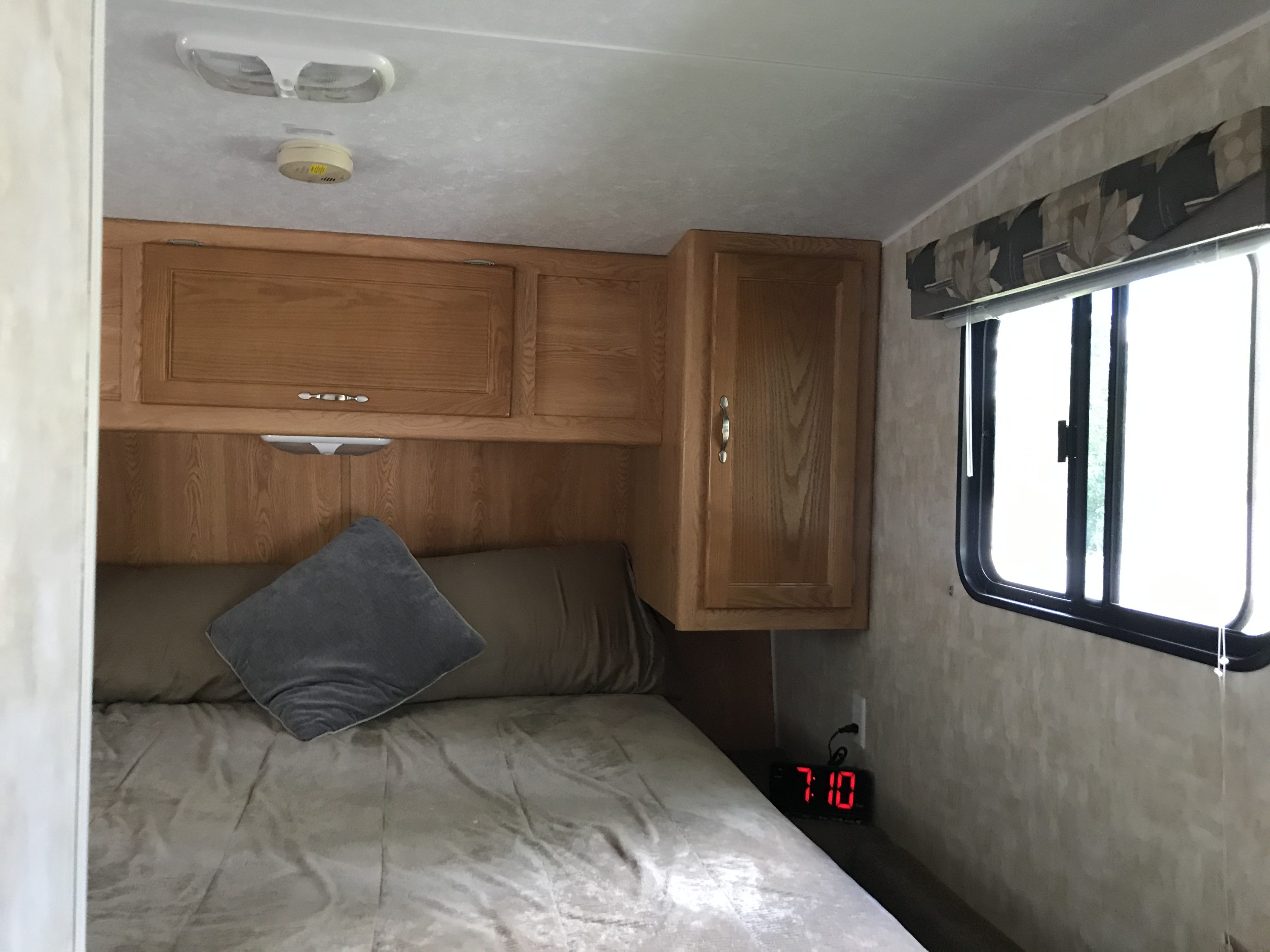 private quarters. Forest River Cherokee Grey Wolf 2008