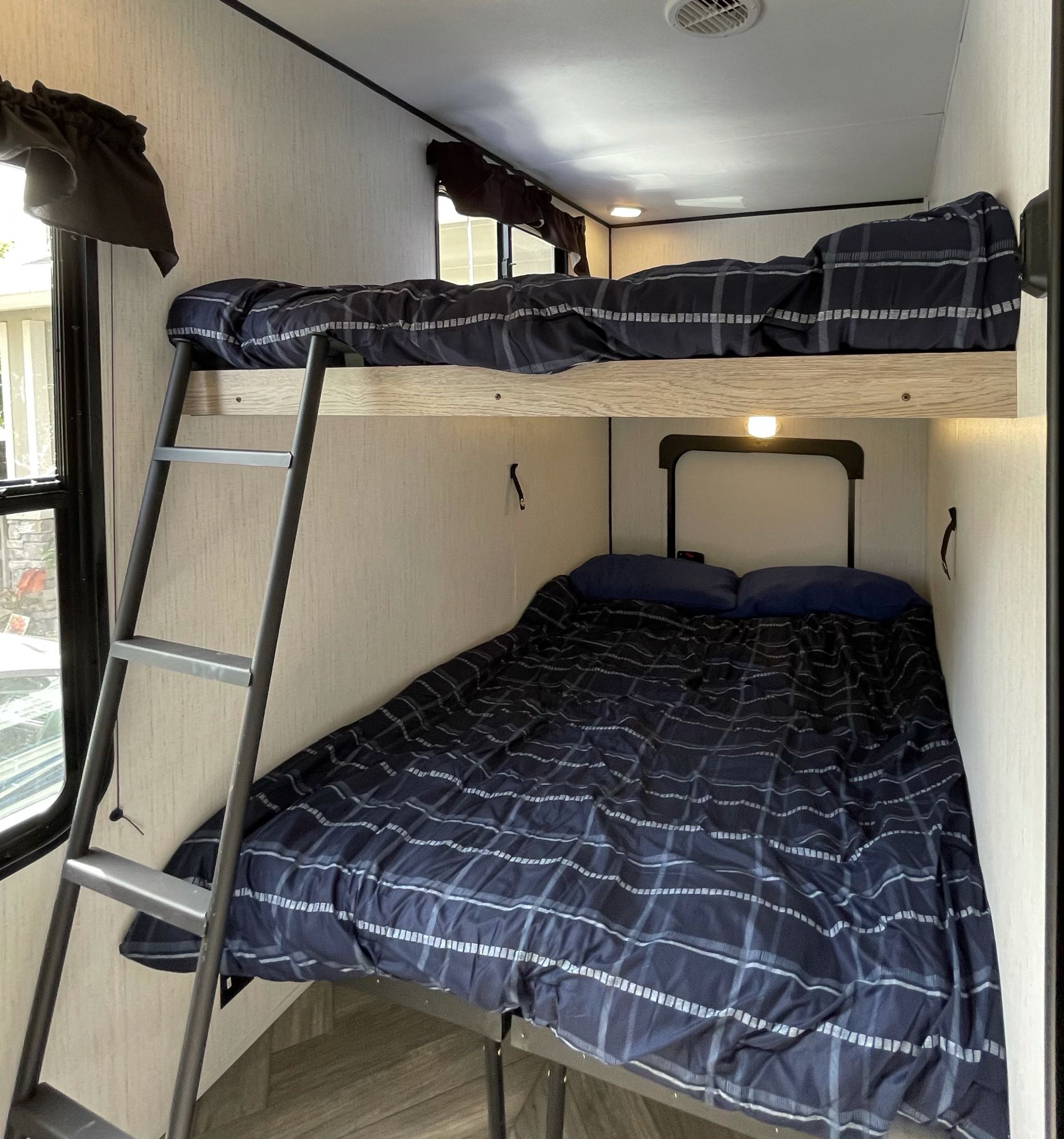 Travel trailer RV Rental 